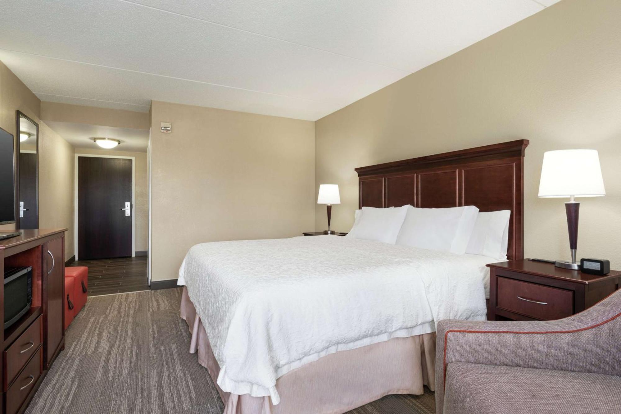 King Room Roll Shower Mobility Hearing Access or Non-Smoking