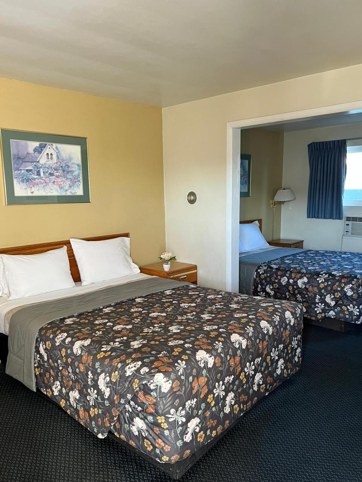 Classic Room with Two Queen Beds
