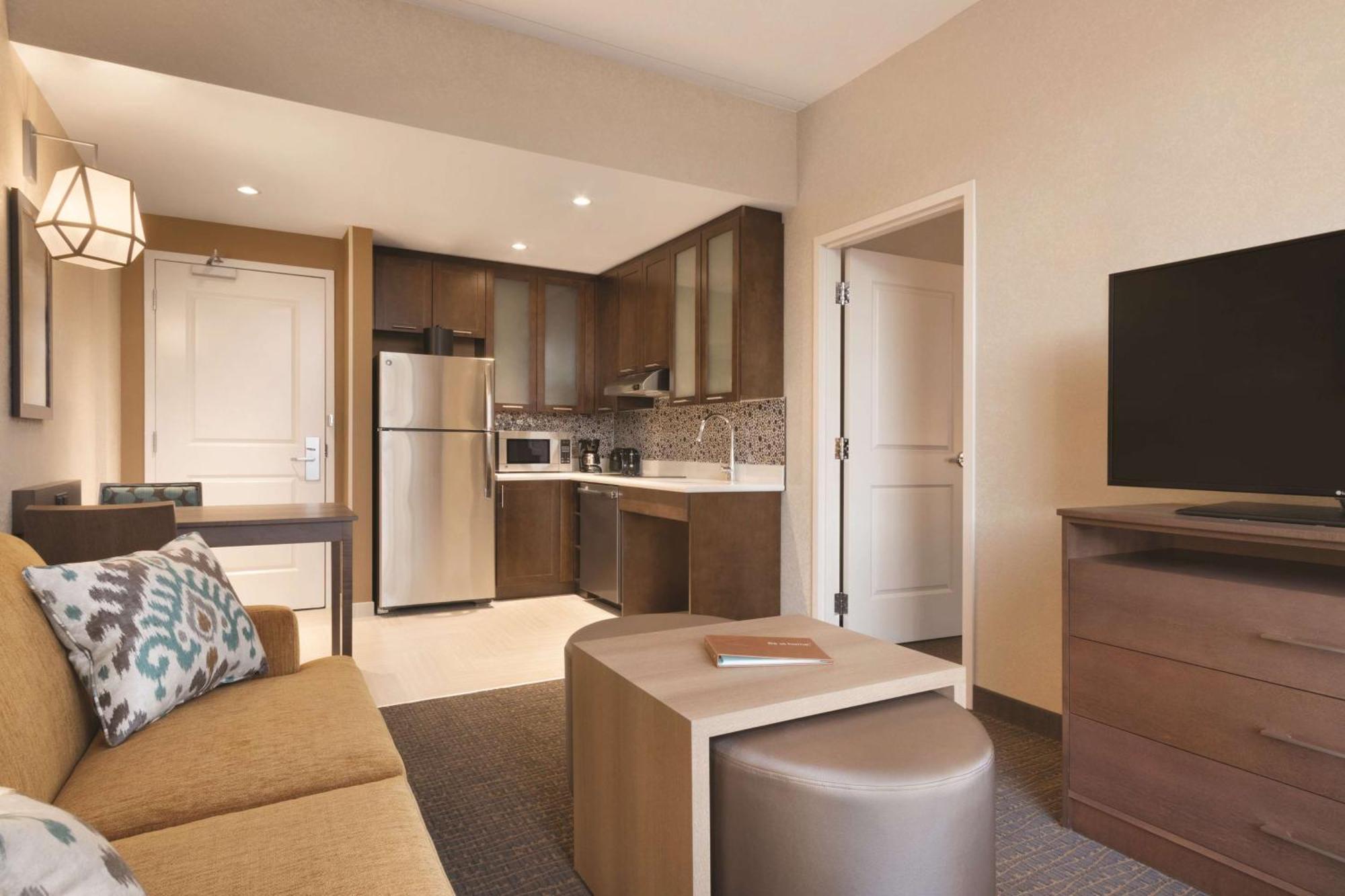 Queen Room with Two Queen Beds - Mobility/Hearing Access - Non-Smoking,1551456574:JPEG