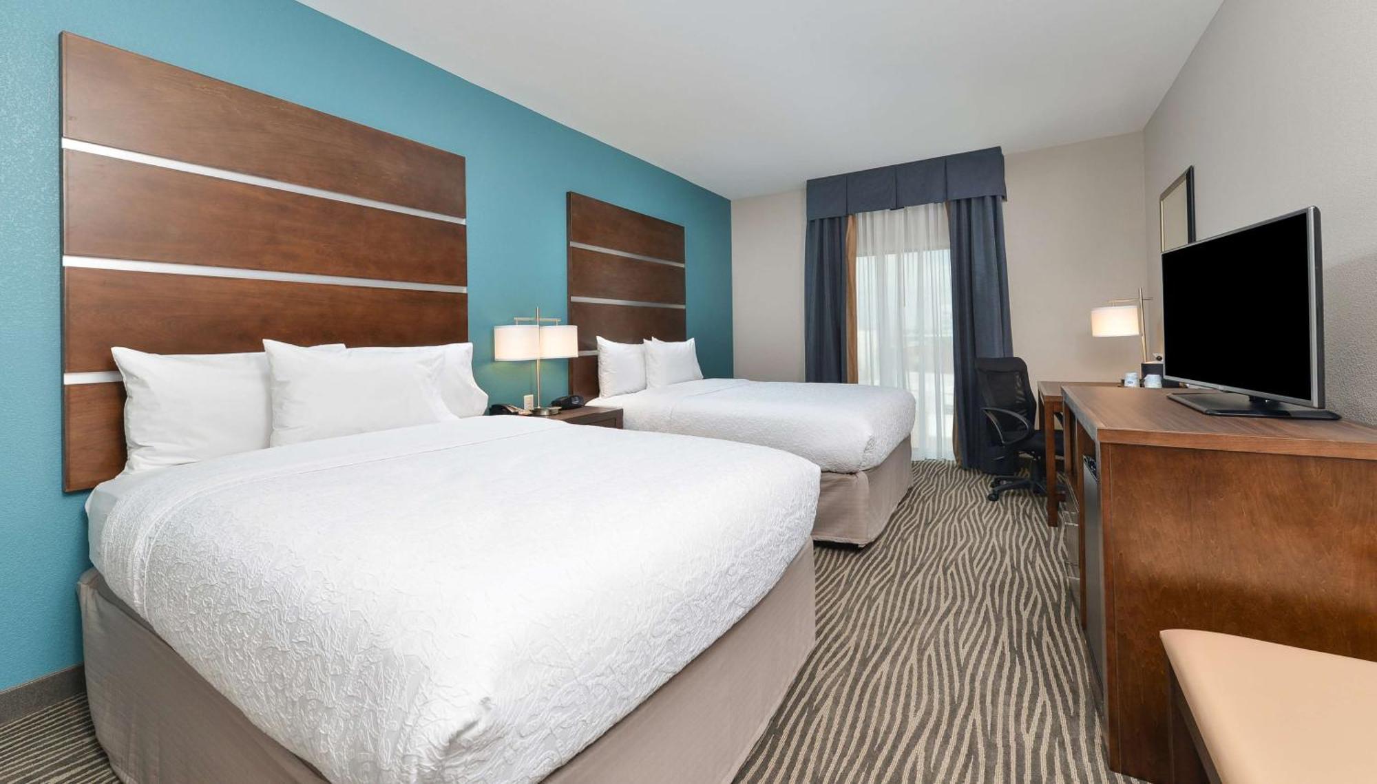 Queen Room Two Queen Beds River View