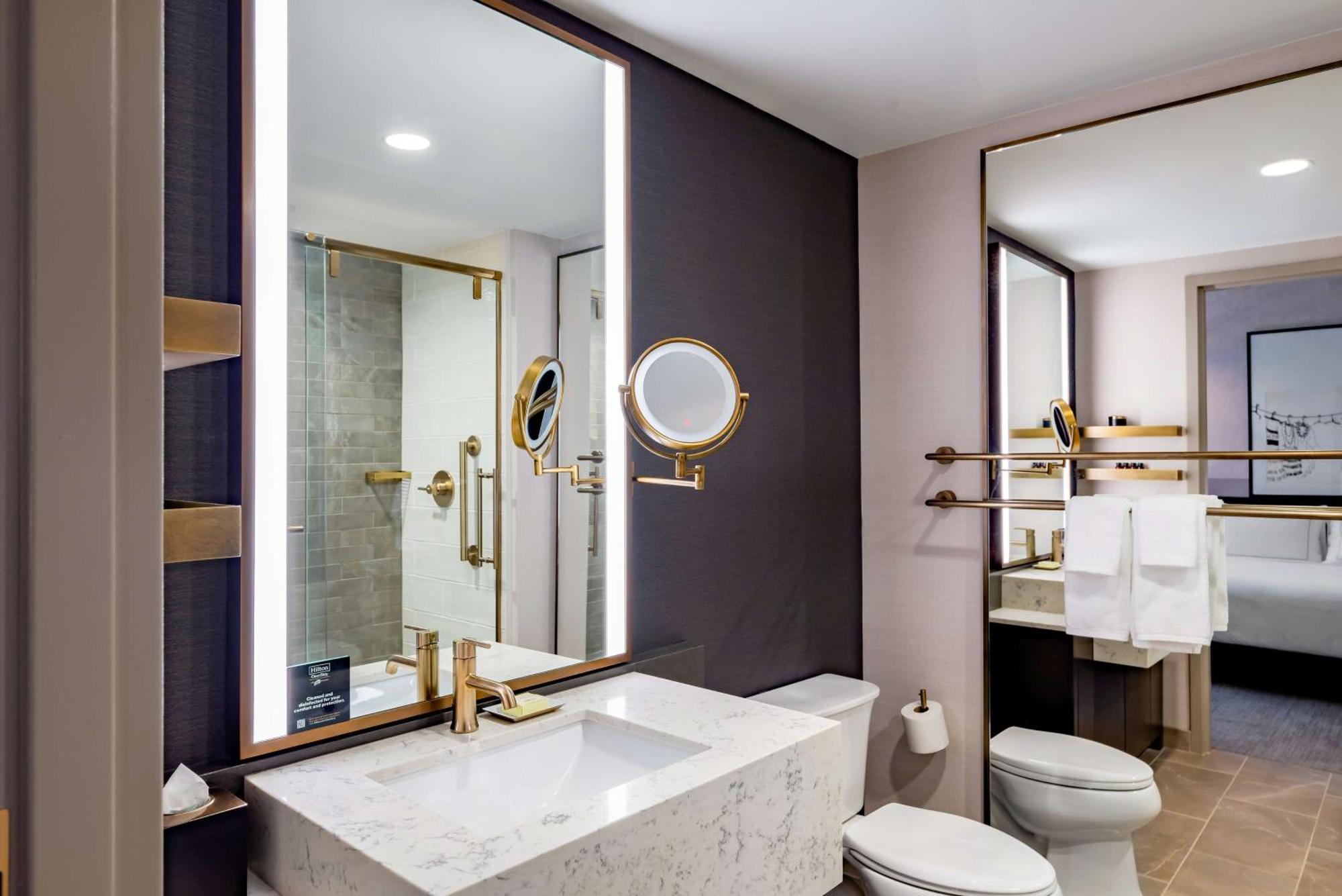 King Studio Suite