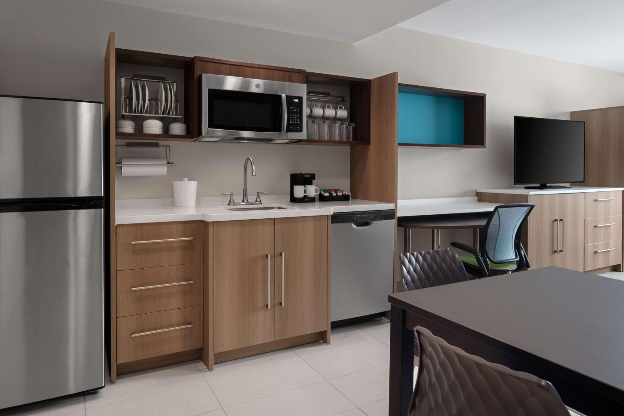 One-Bedroom King Suite Non-Smoking
