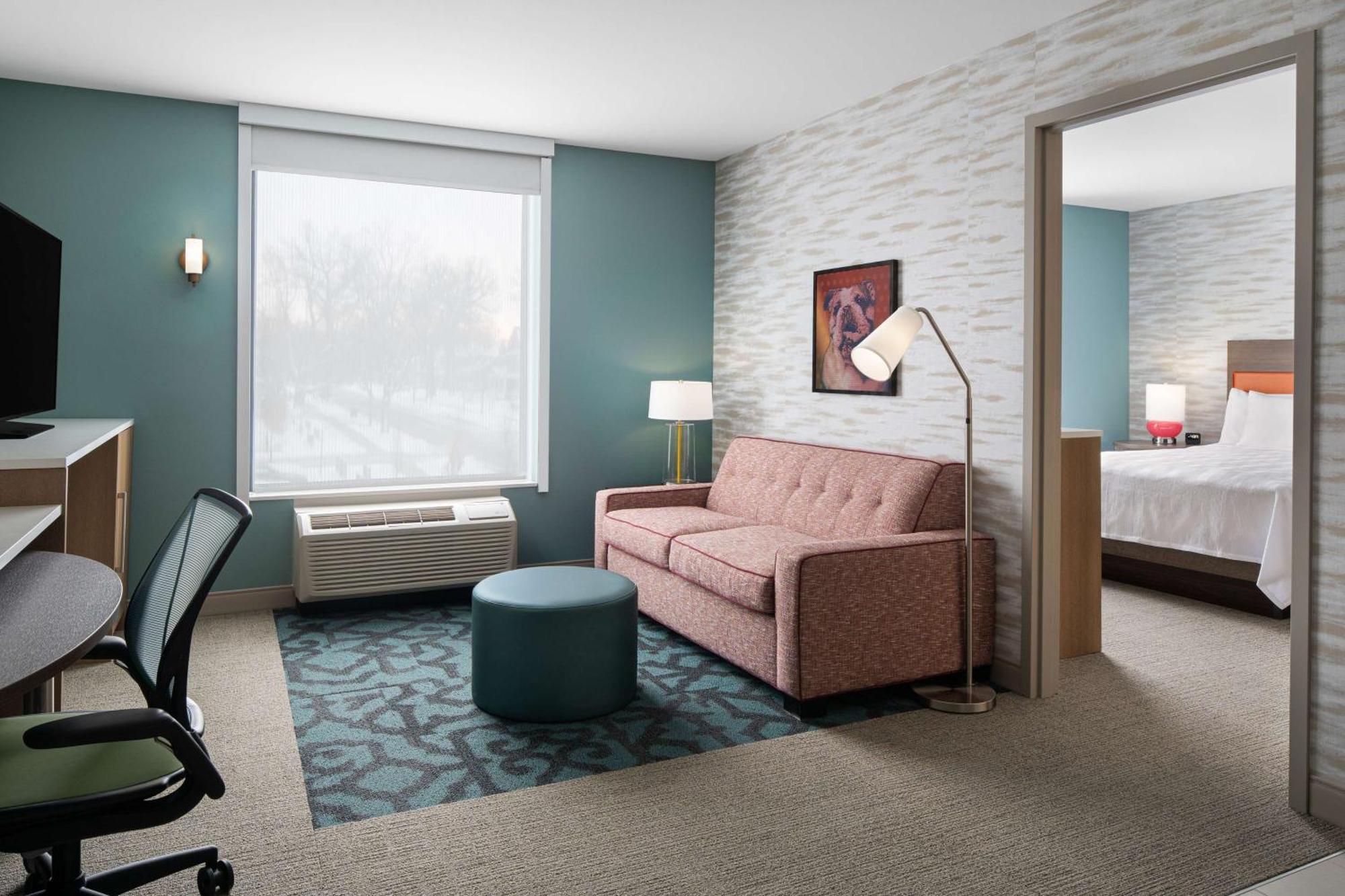 One-Bedroom Queen Suite Non-Smoking