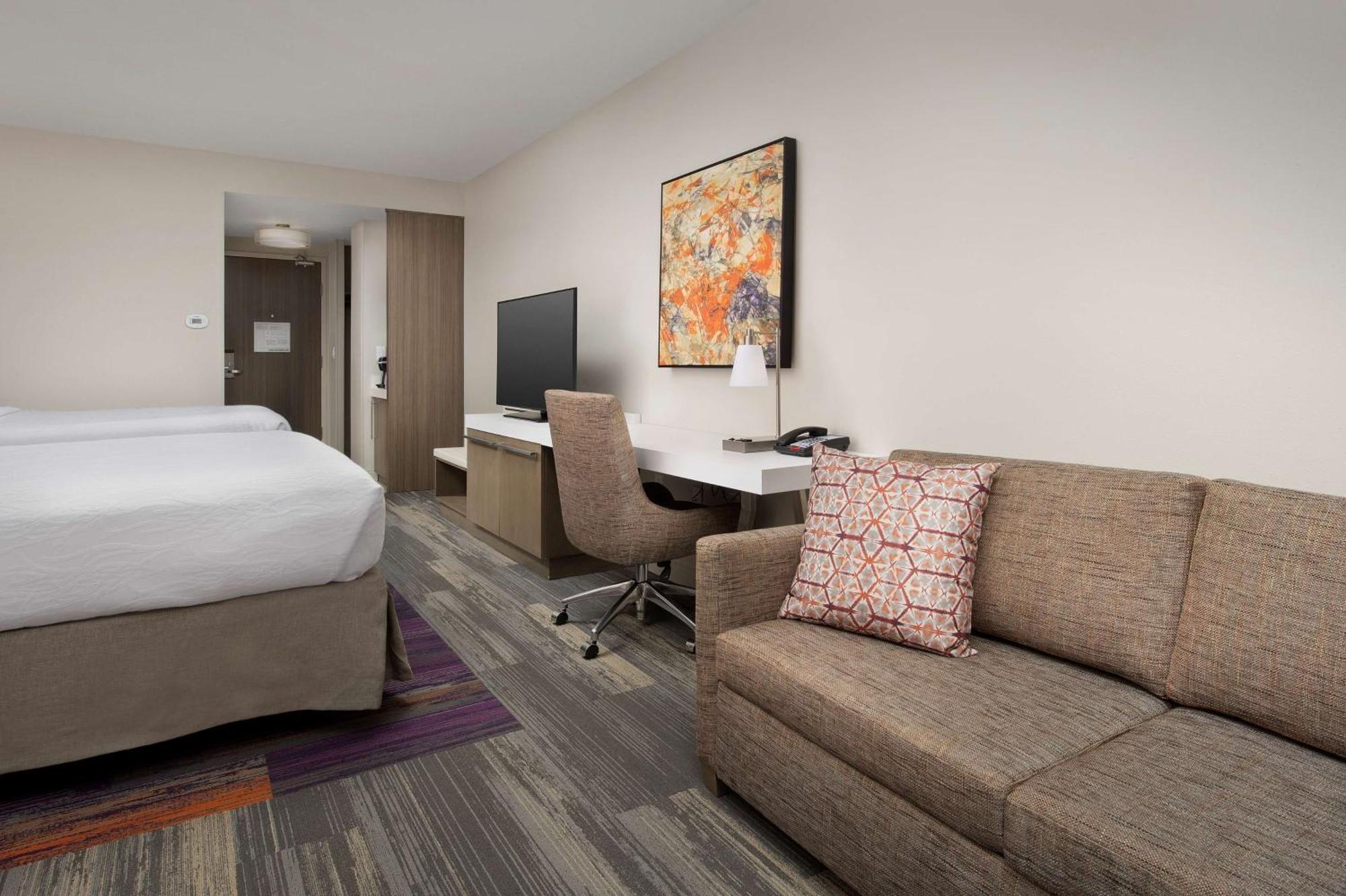 Queen Room Two Queen Beds Hearing Access