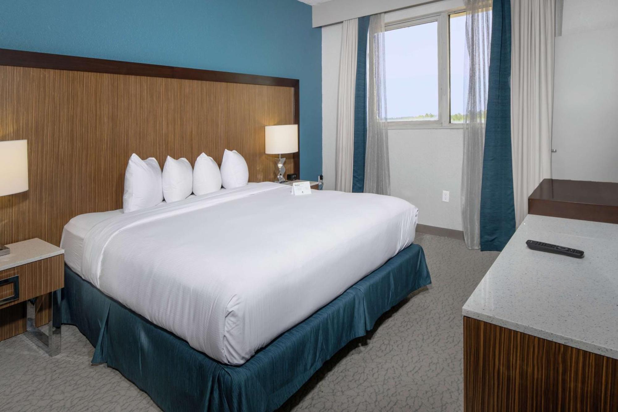 King Room with Balcony or Patio