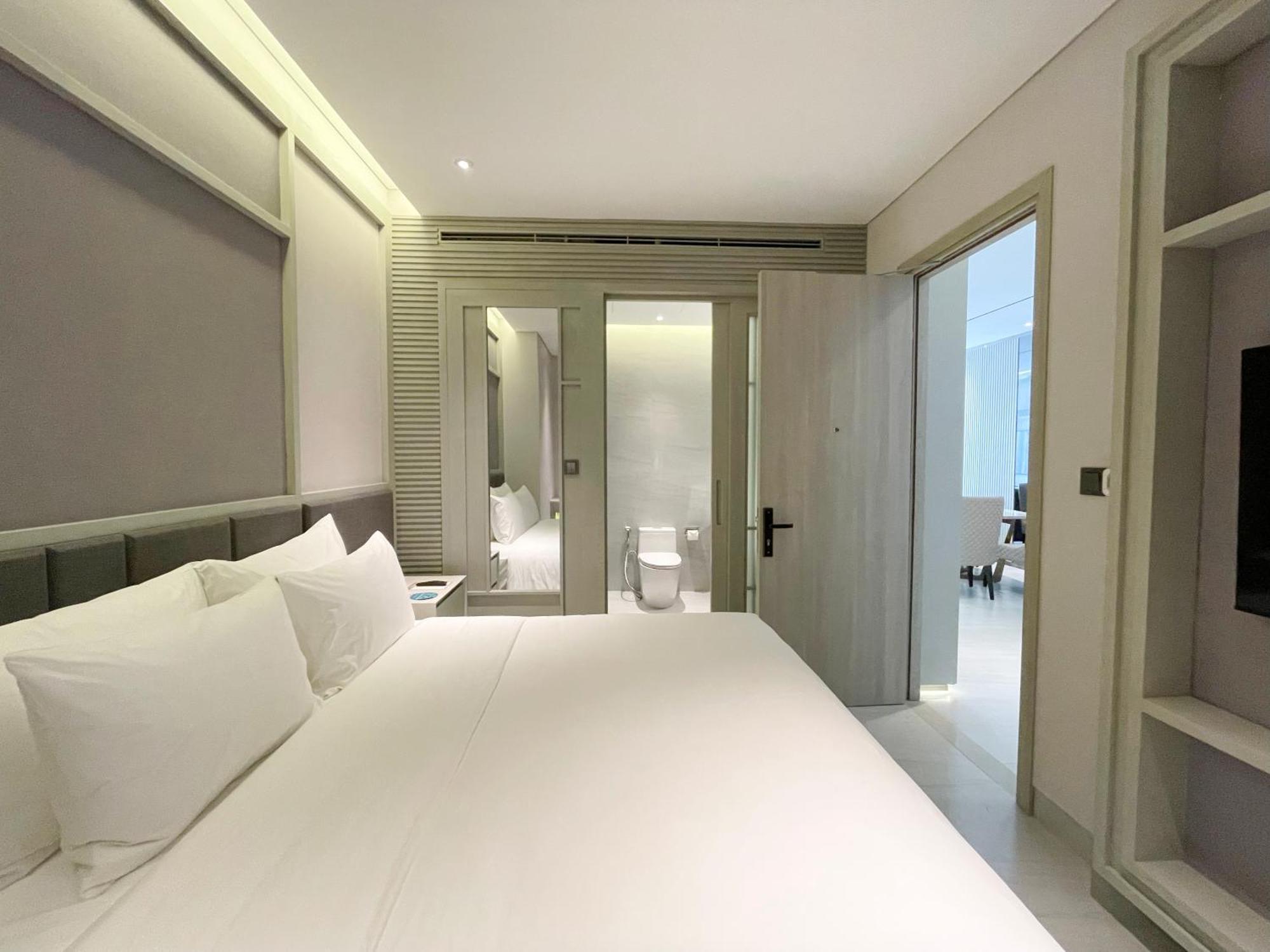 Penthouse Two-Bedroom Complimentary Daily Afternoon Tea & Welcome Minibar