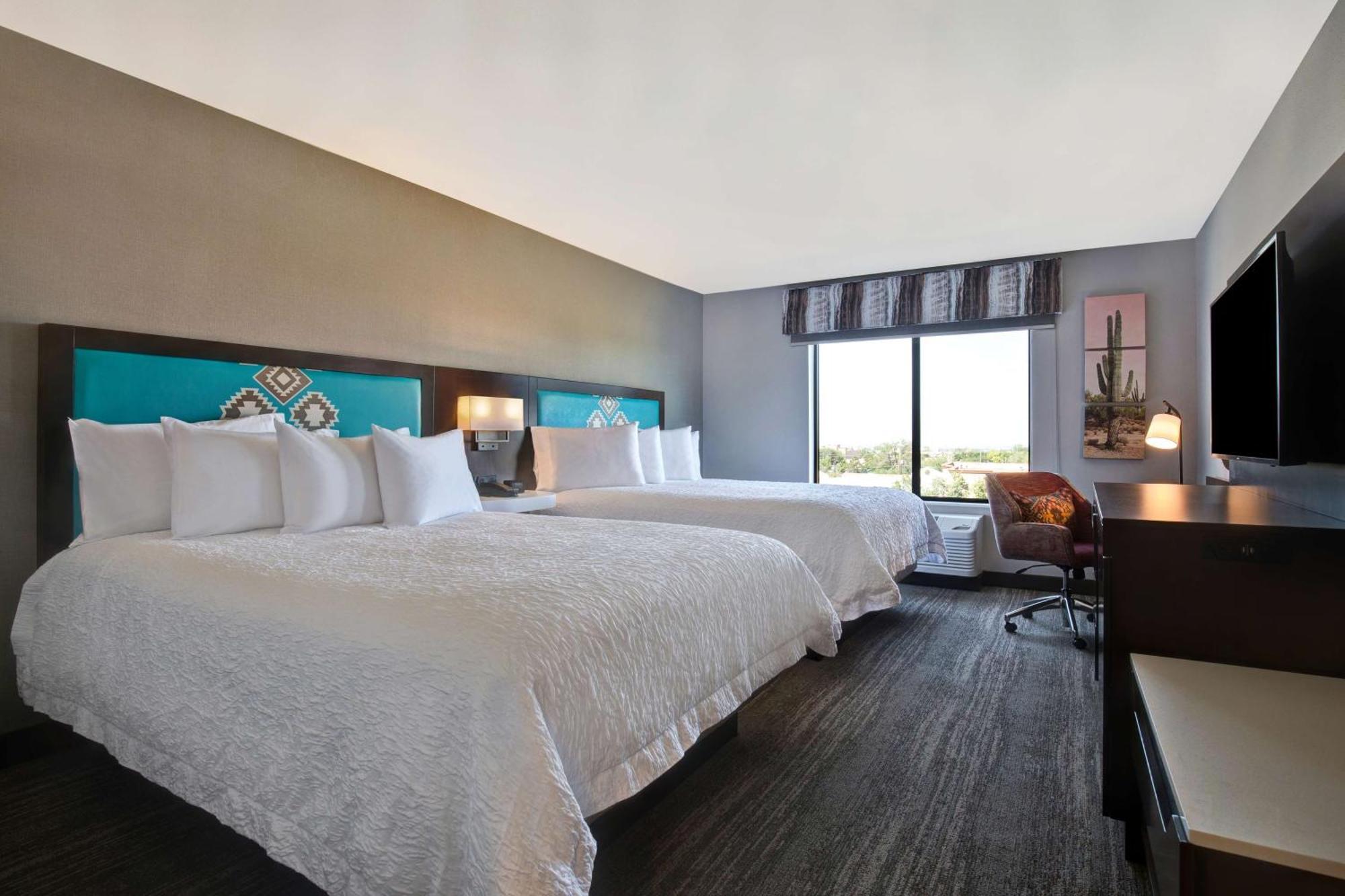 Queen Room Two Queen Beds Mountain View Non-Smoking