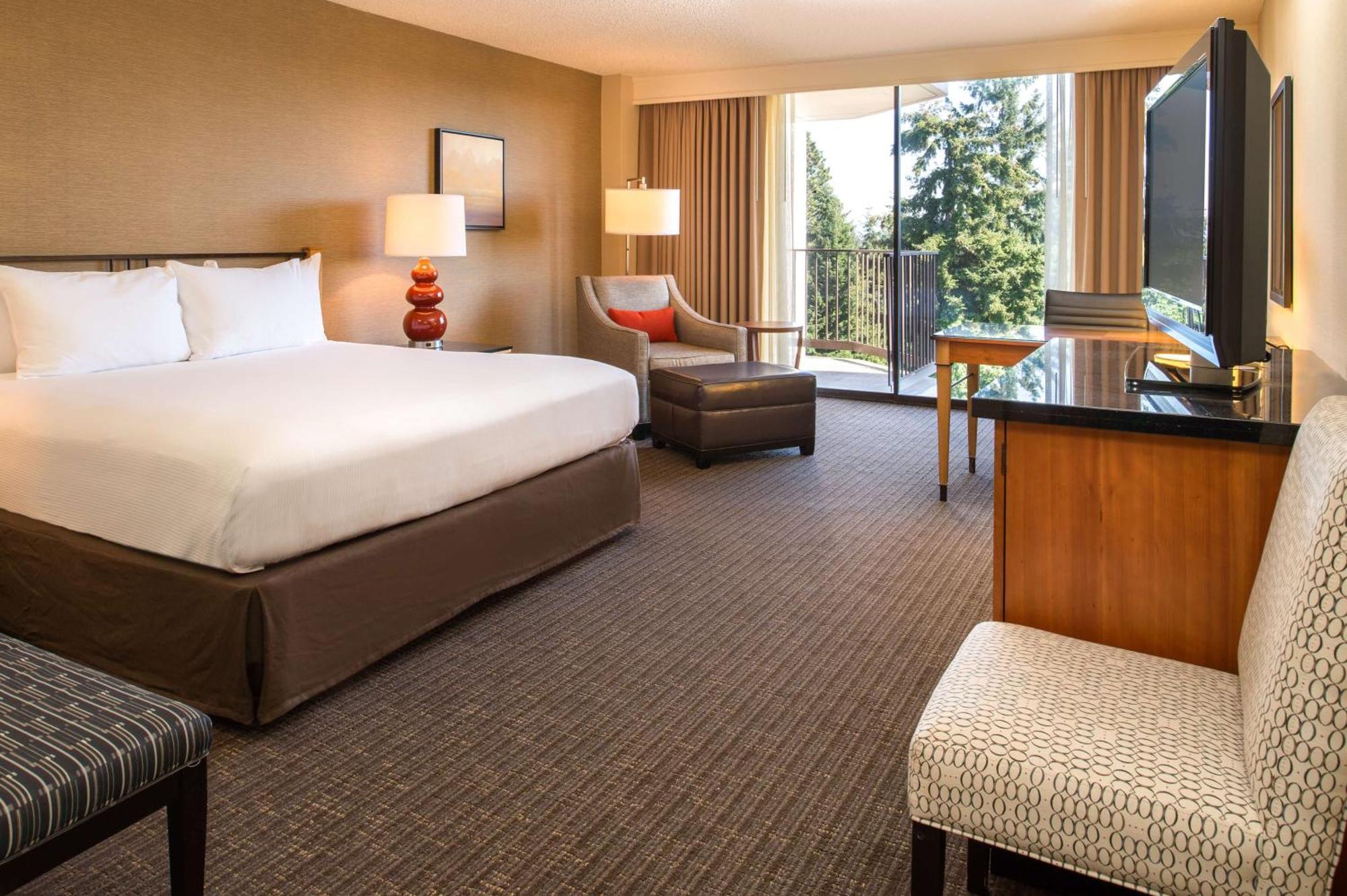 King Room with Balcony and Mountain View,1552283716:JPEG