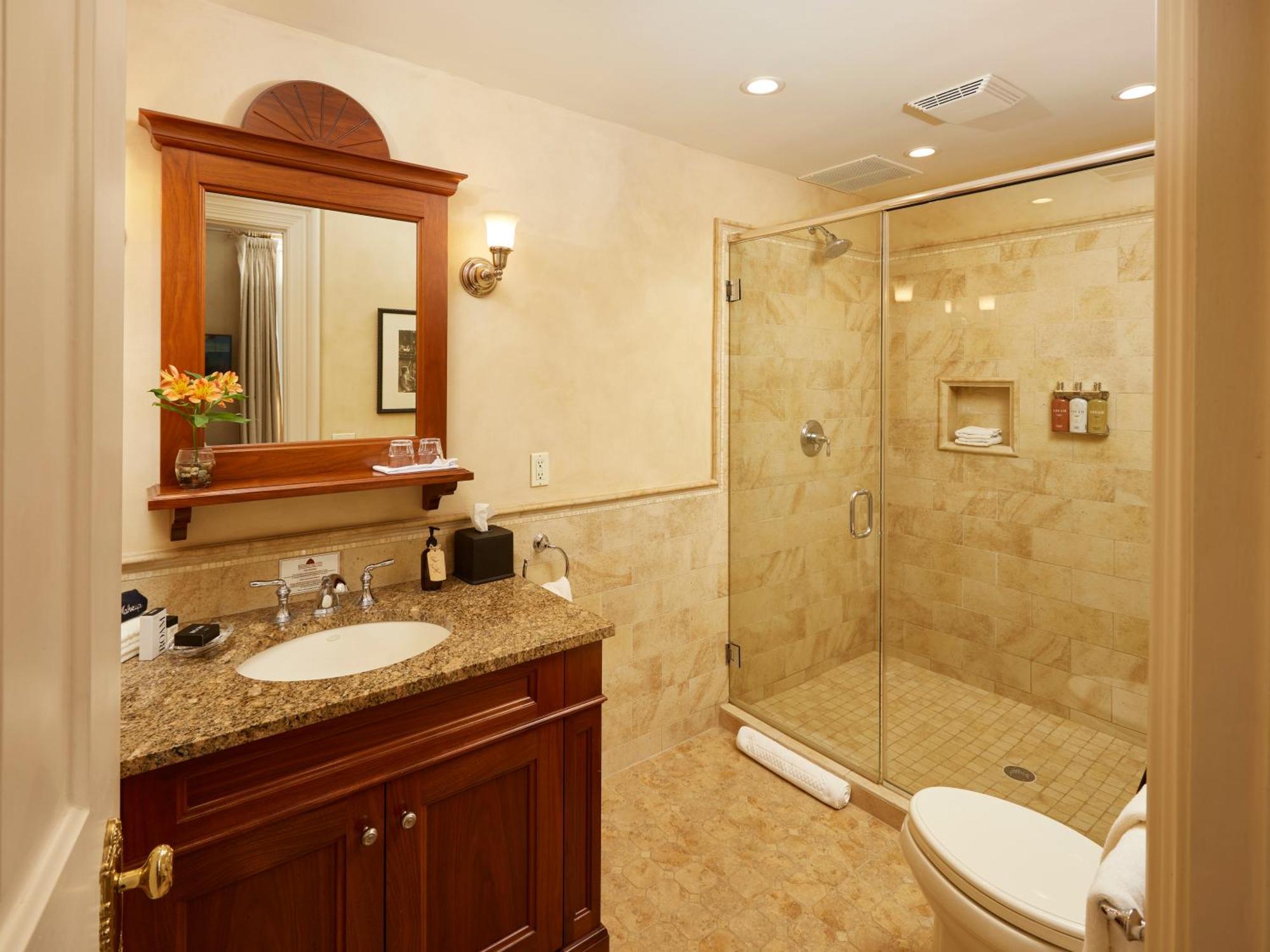 Queen Suite