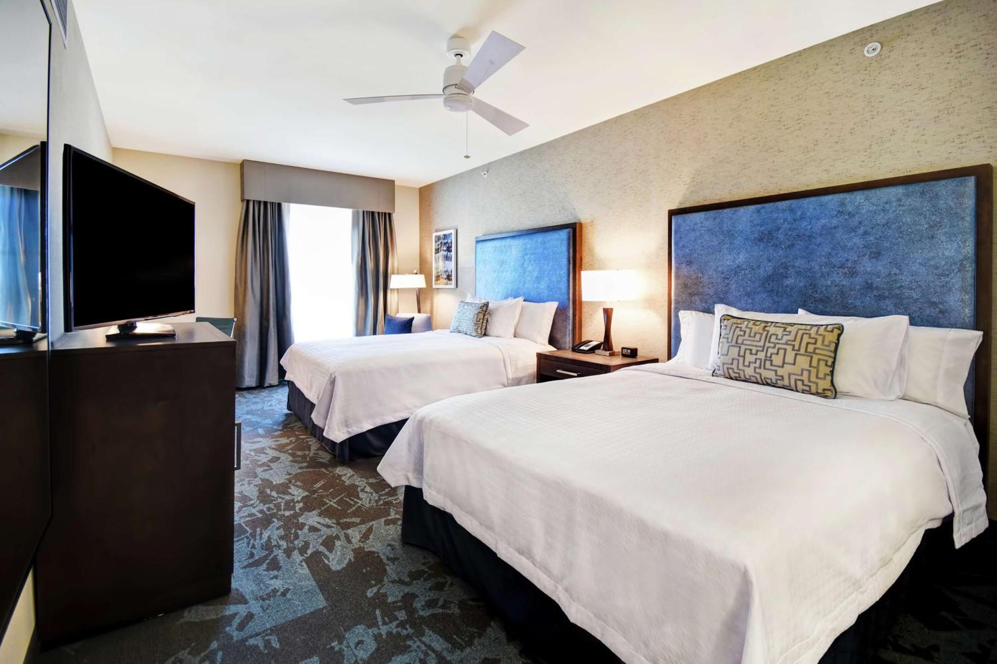 Queen Suite with Two Queen Beds - Hearing Access/Non-Smoking