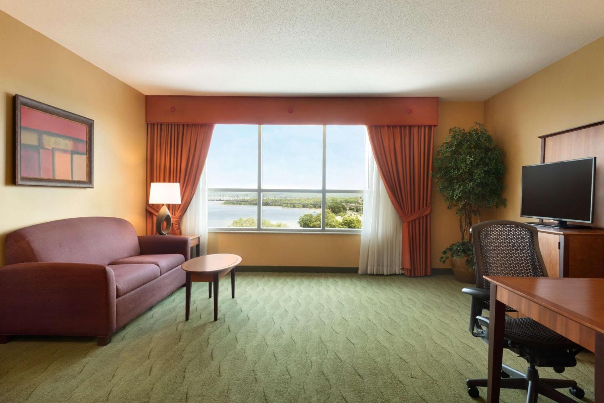 King Corner Suite City View Non-Smoking