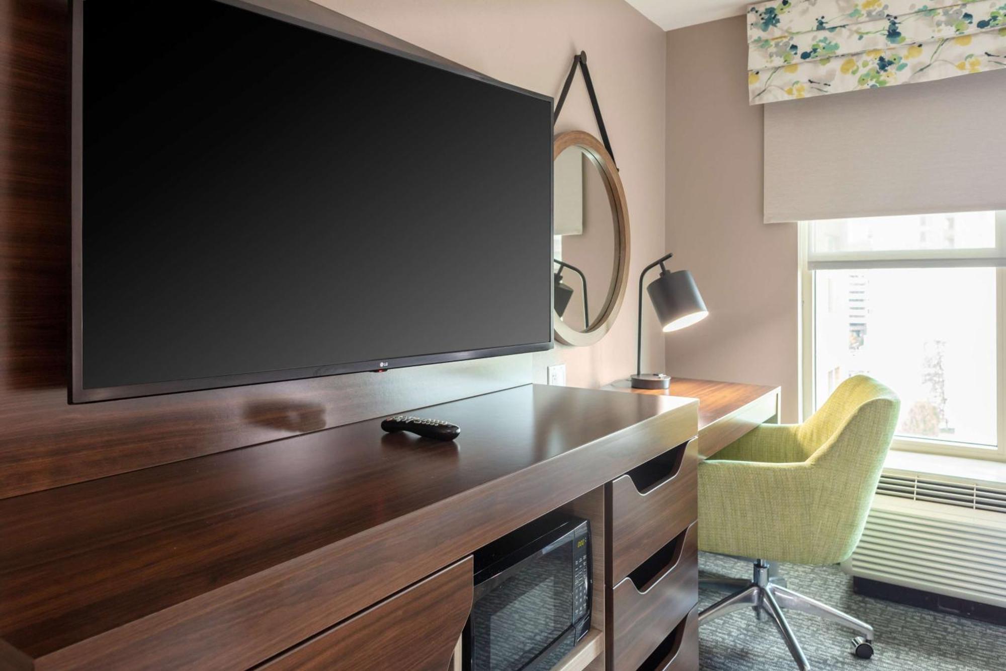 King Room Microwave or Fridge
