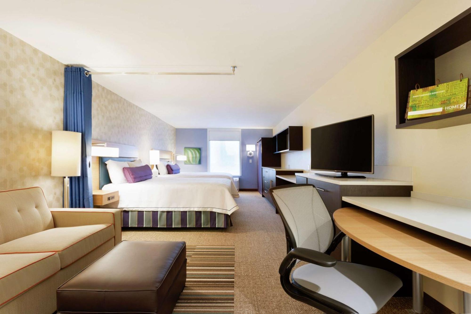 Queen Studio Two Queen Beds Disability Access or Non-Smoking