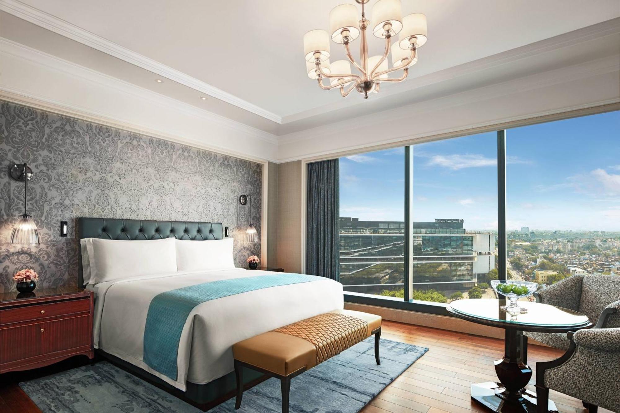 Deluxe King Room City View