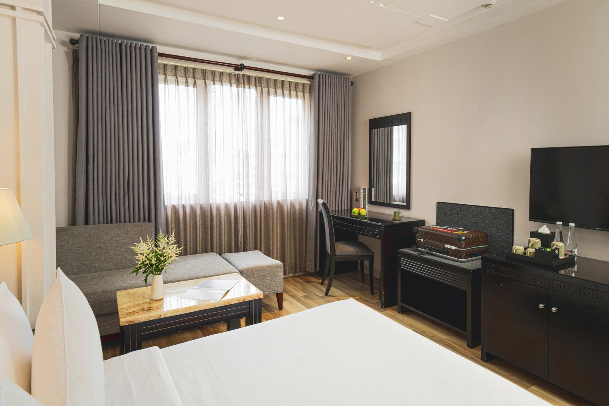 Ben Thanh City Lights Executive Room One Time Happy Hours