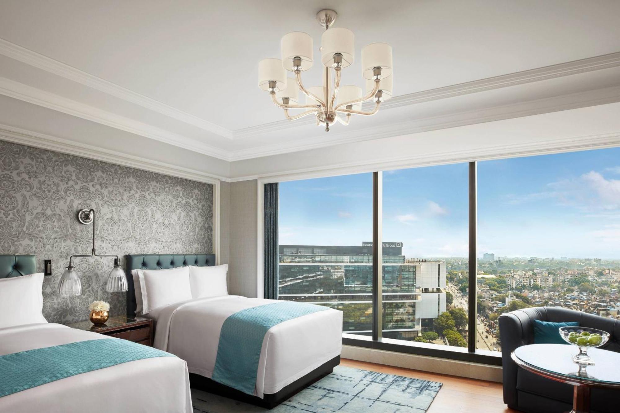 Deluxe Queen Room City View