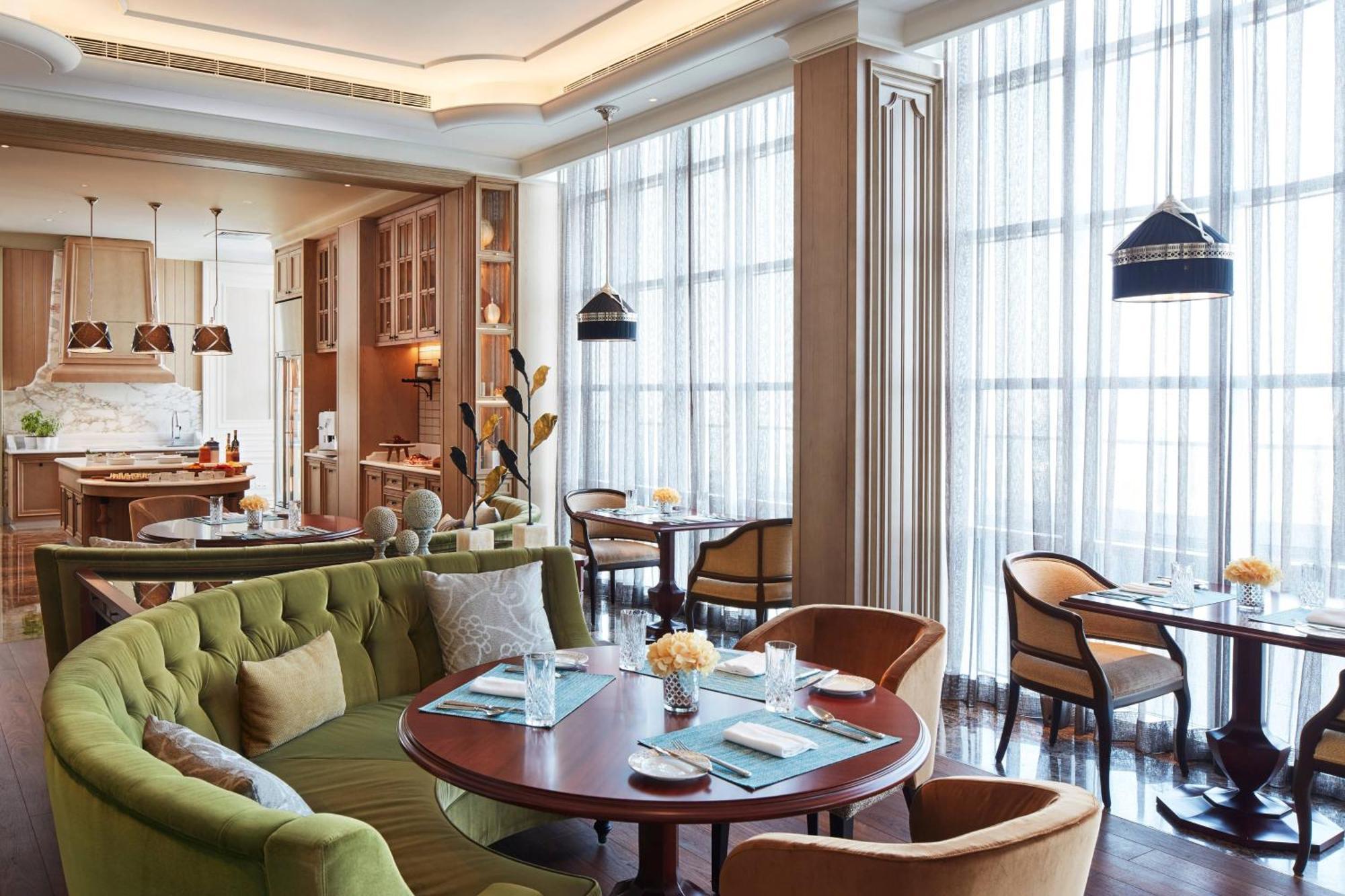 Club King Room Golf view Club Lounge Access