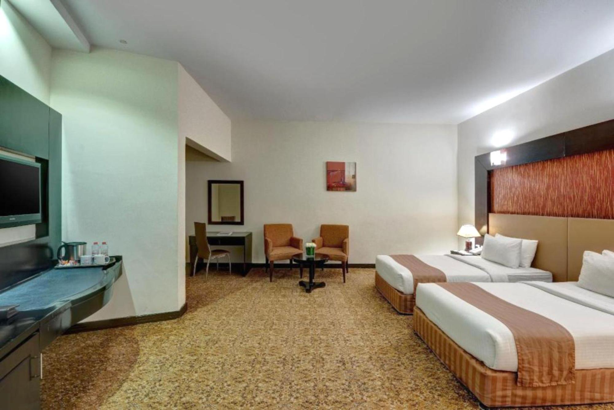 Twin Room Al Qasba View