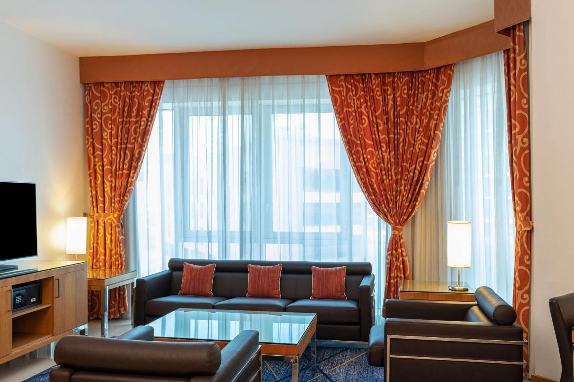 1 Bedroom Suite 1 King