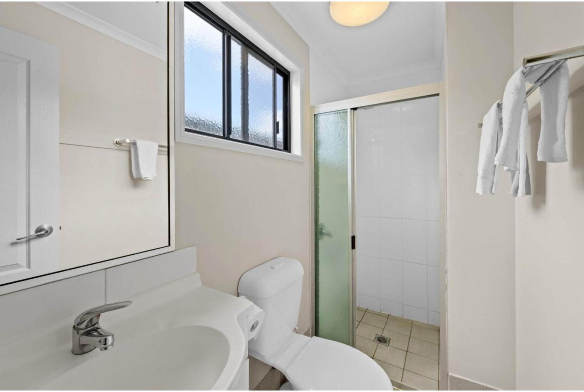 Superior 2 Bedroom Cabin - S4 - Pet Friendly