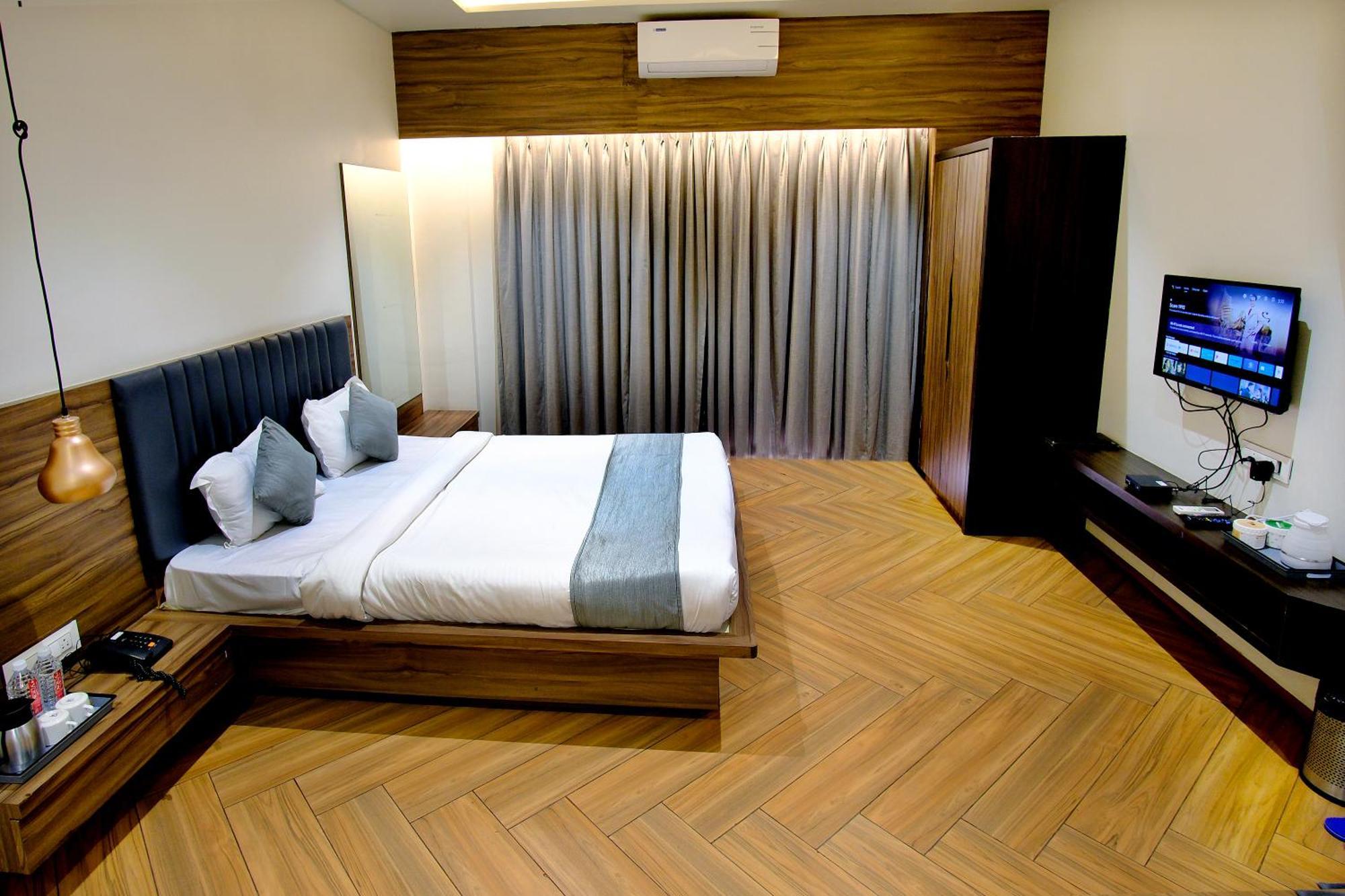 Deluxe Suite