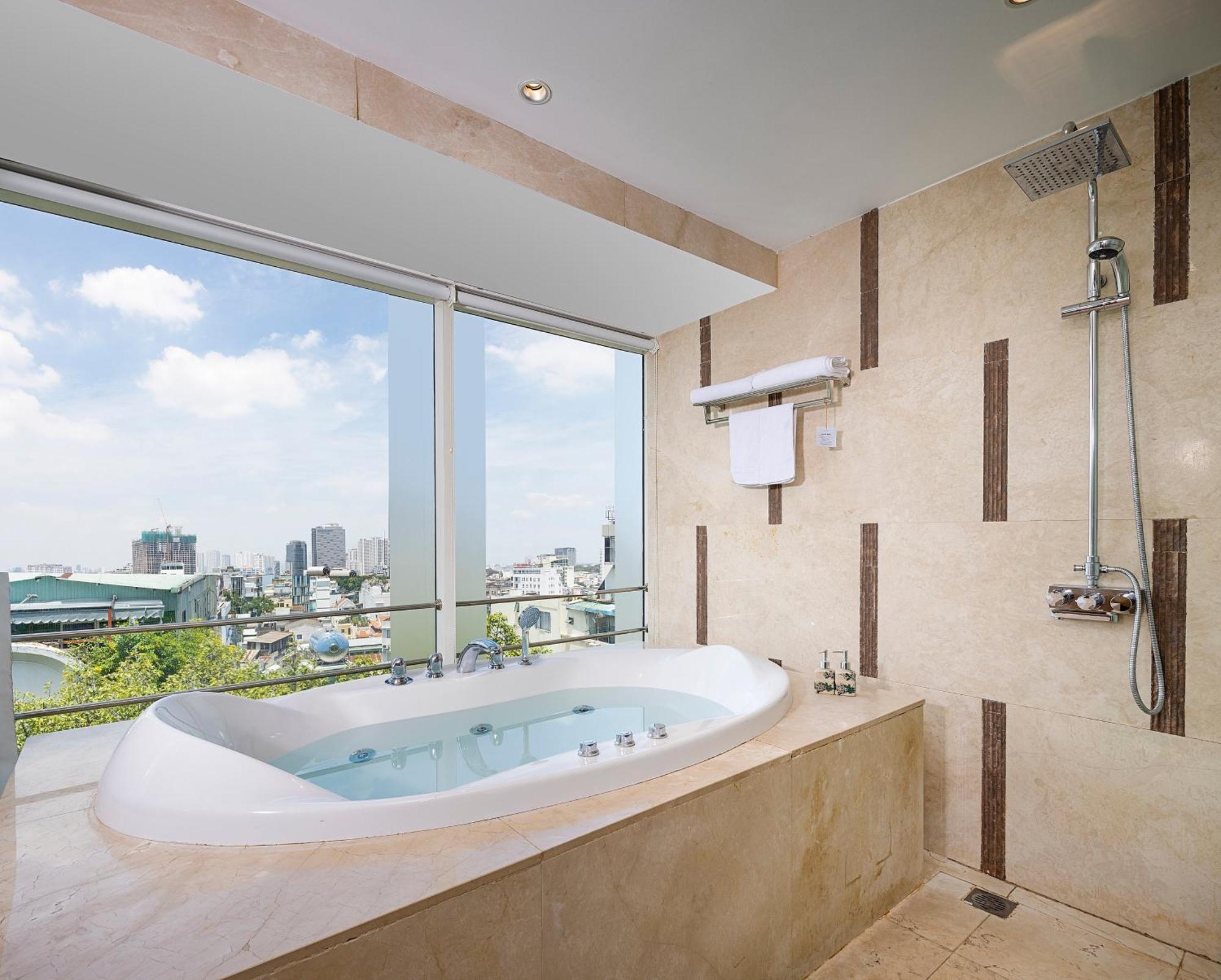 Elegant Corner Suite – Daily Afternoon & Mini Bar