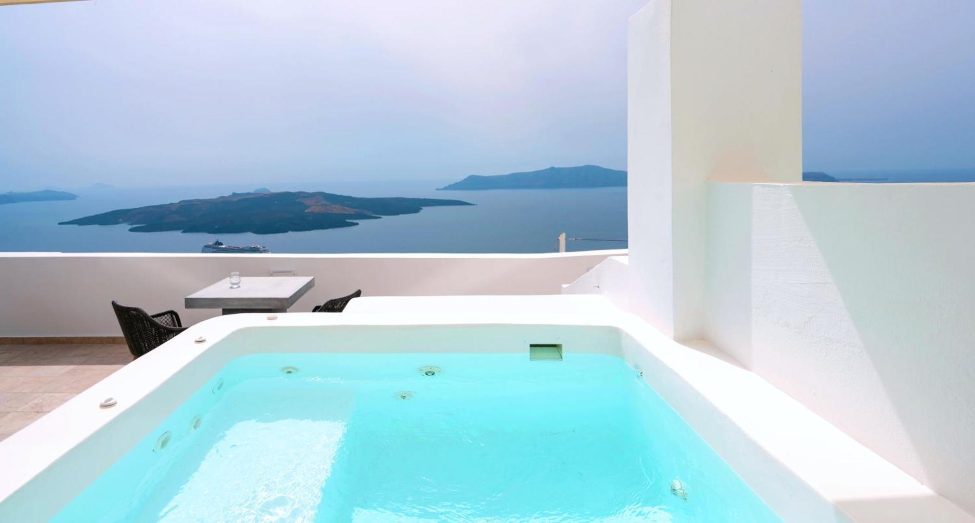 Motion Suite Outdoor Hot Tub Caldera View