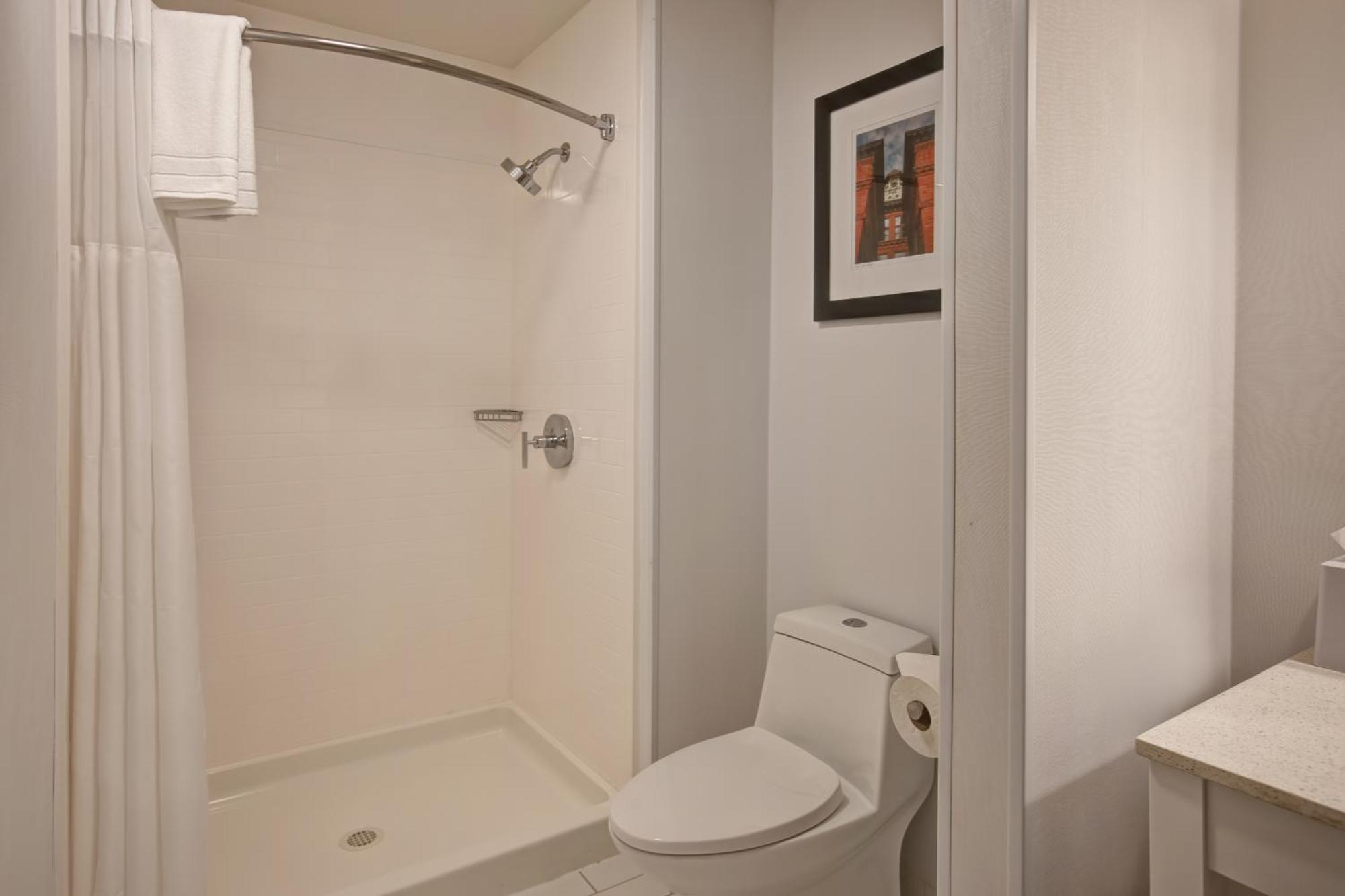 Suite 1 Queen Sofa bed Towers Building