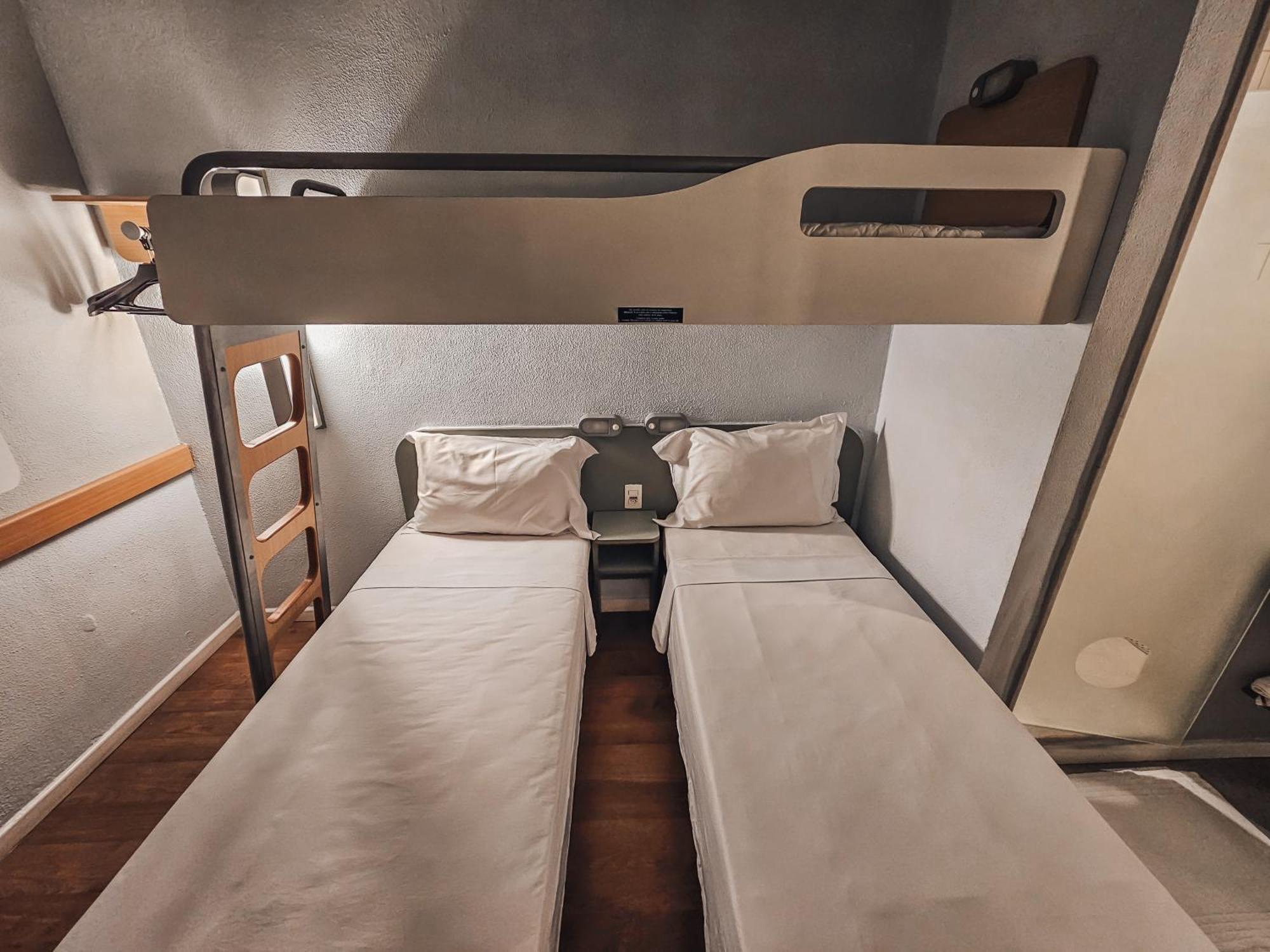 Standard Room Twin Bed Bunk Bed