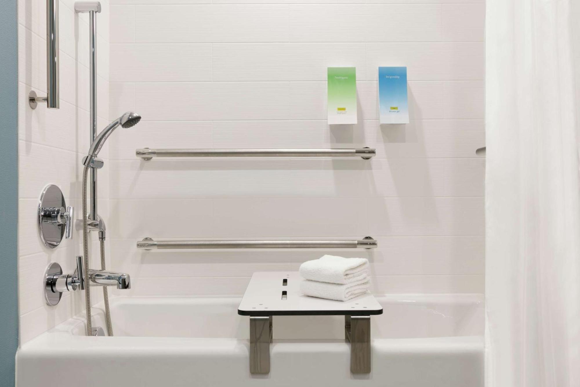 King Studio Suite - Mobility Access/Non-Smoking