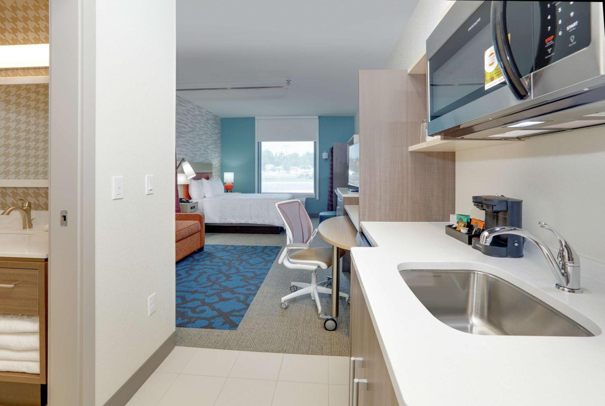 King Studio Suite Hearing Access or Non-Smoking