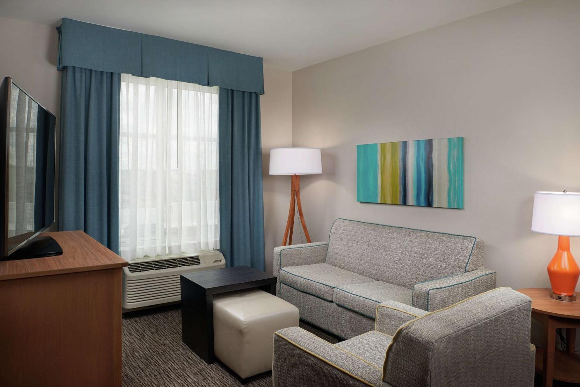 One-Bedroom Queen Suite with Two Queen Beds - Non-Smoking