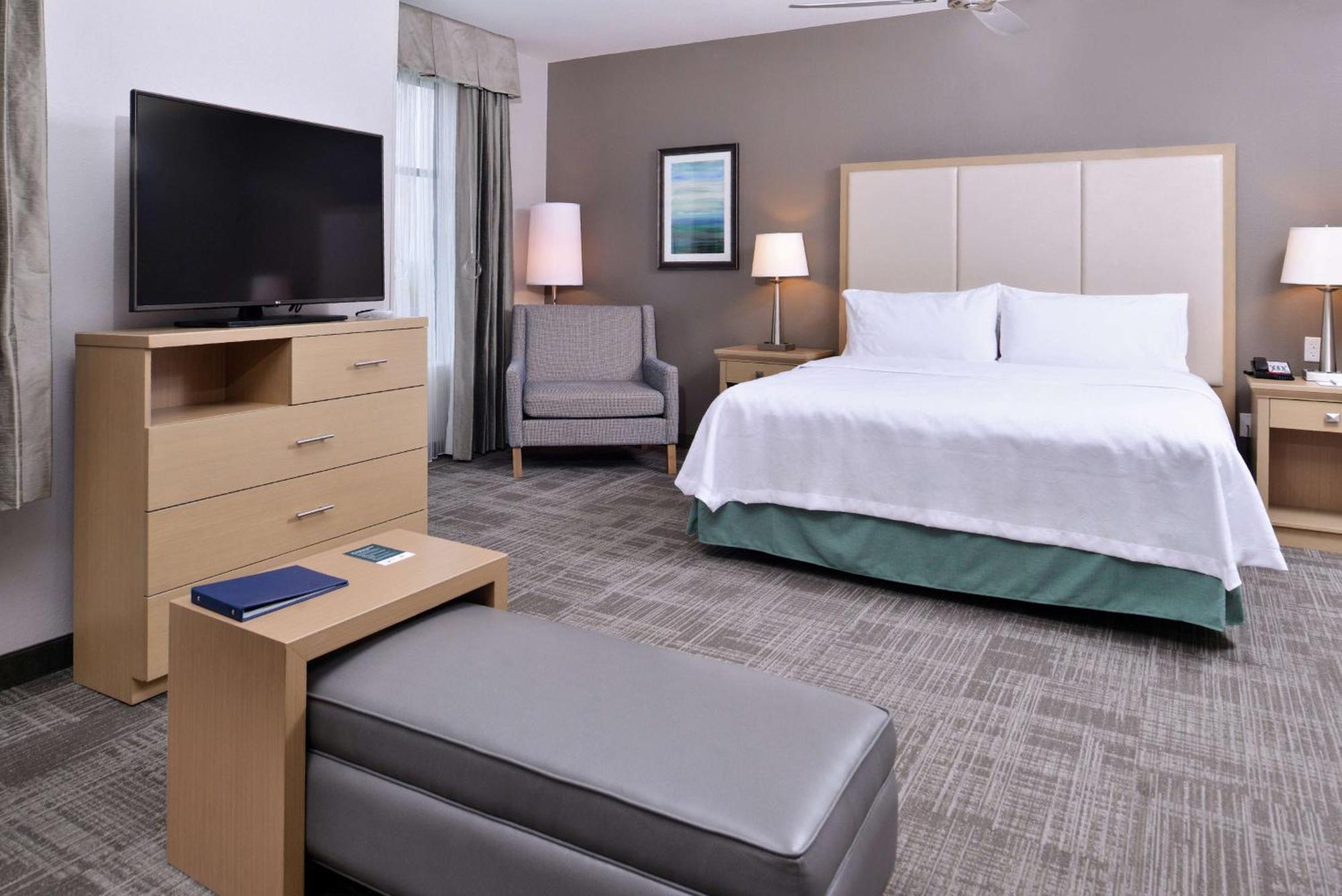 King Studio Suite Mobility Access or Non-Smoking