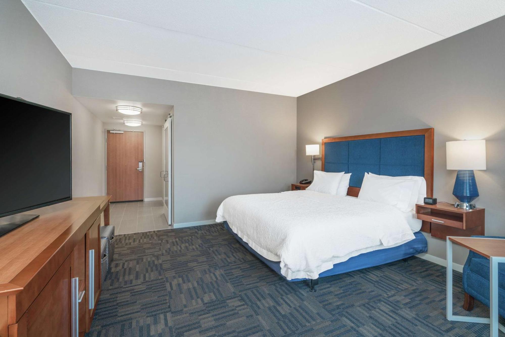 King Room Mobility Access or Non-Smoking