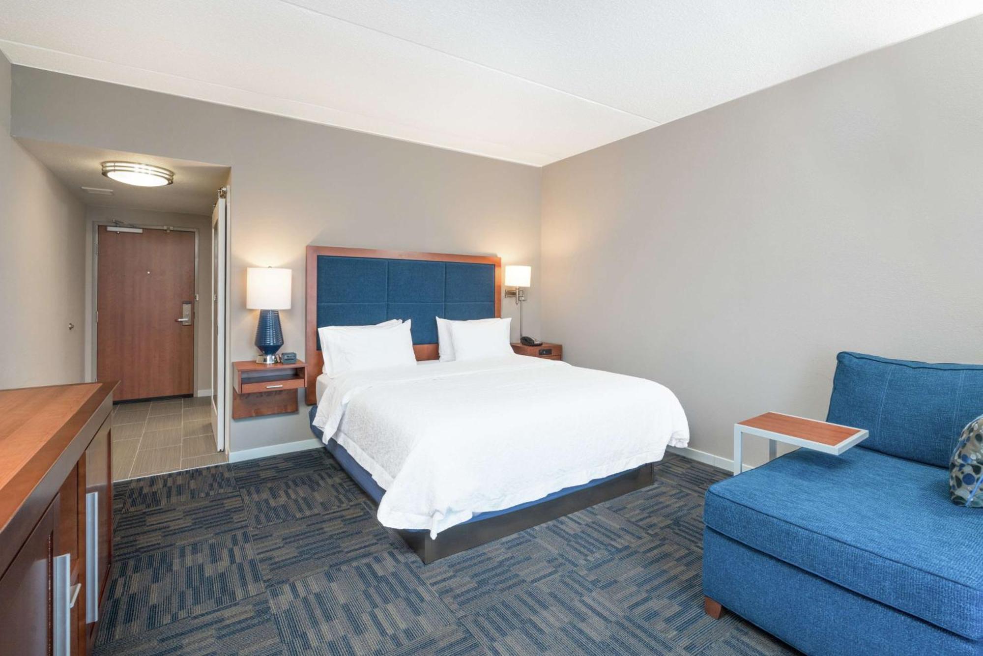 King Room Hearing Access or Non-Smoking