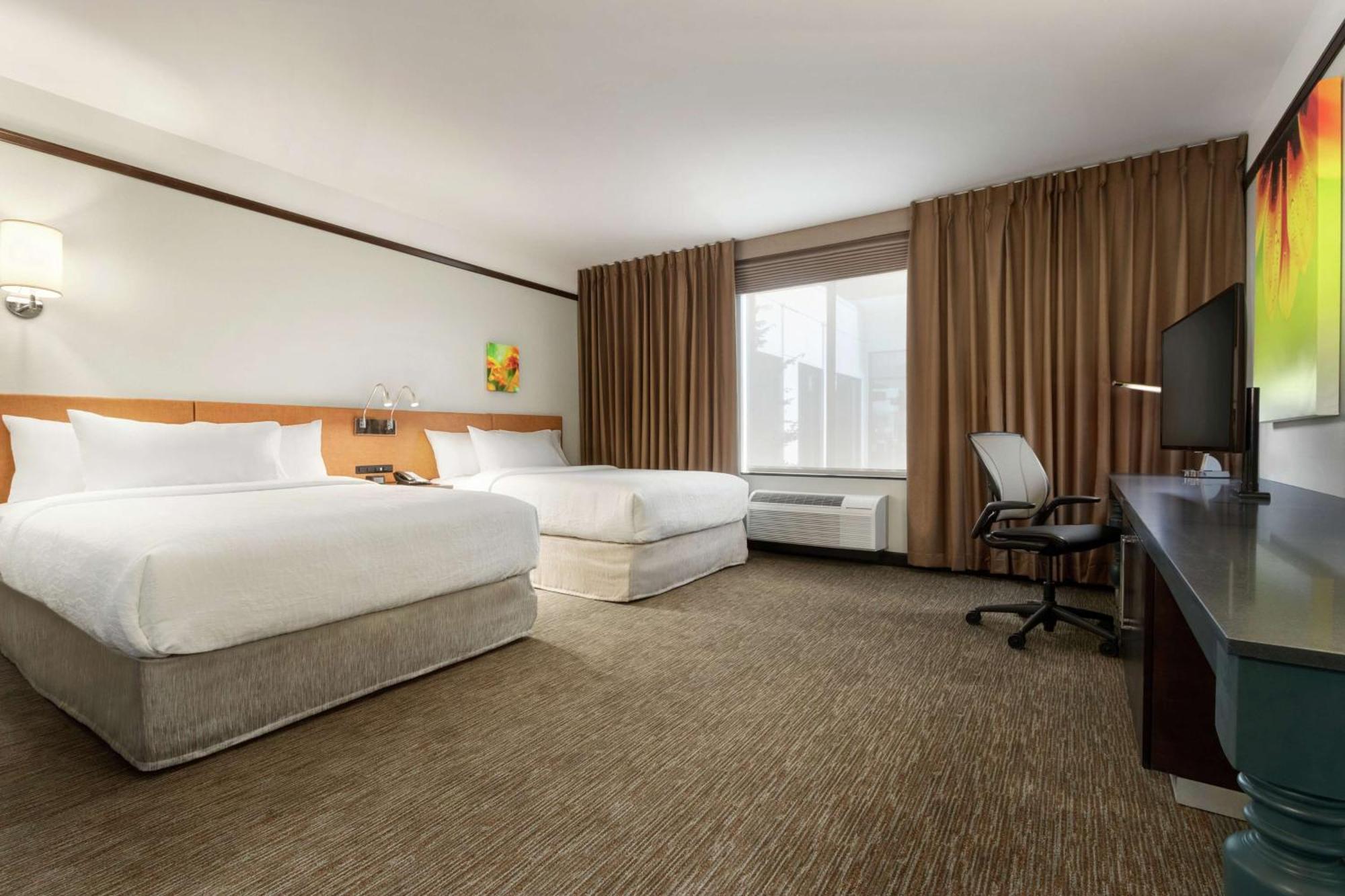 Queen Room Two Queen Beds Mobility Hearing Access