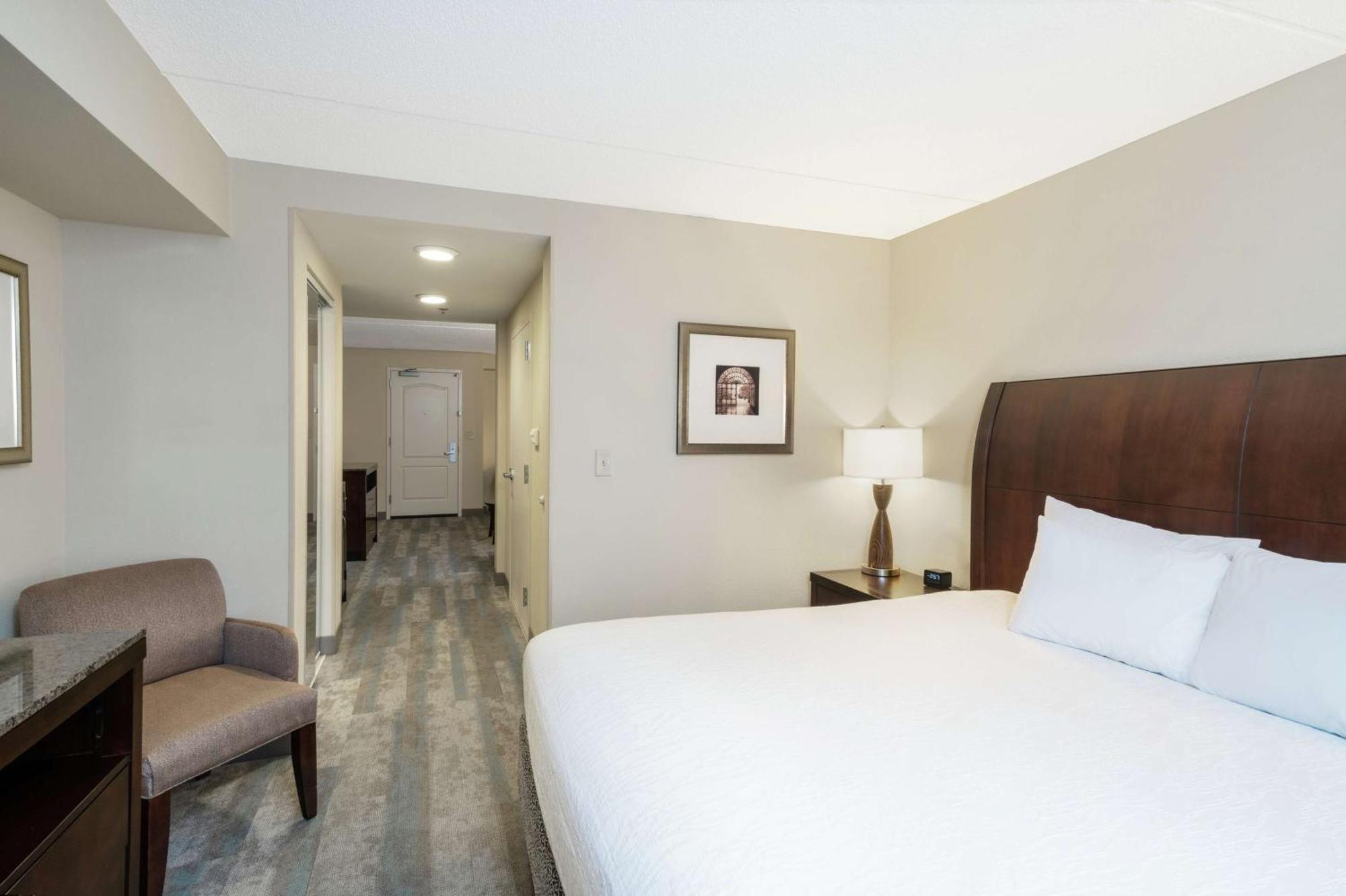 One-Bedroom King Suite,1280968204:JPEG
