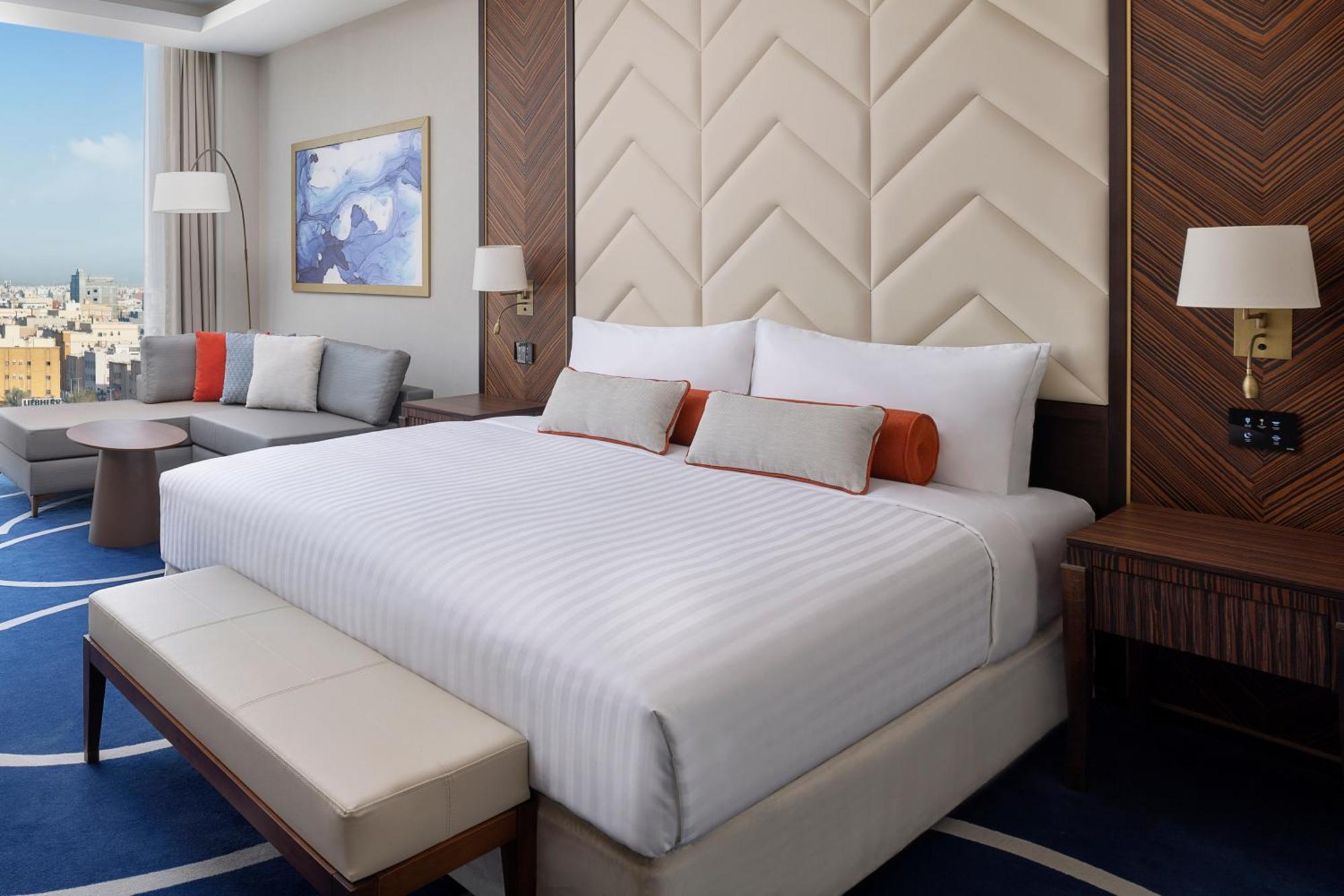 Grand Deluxe King Room with City View
