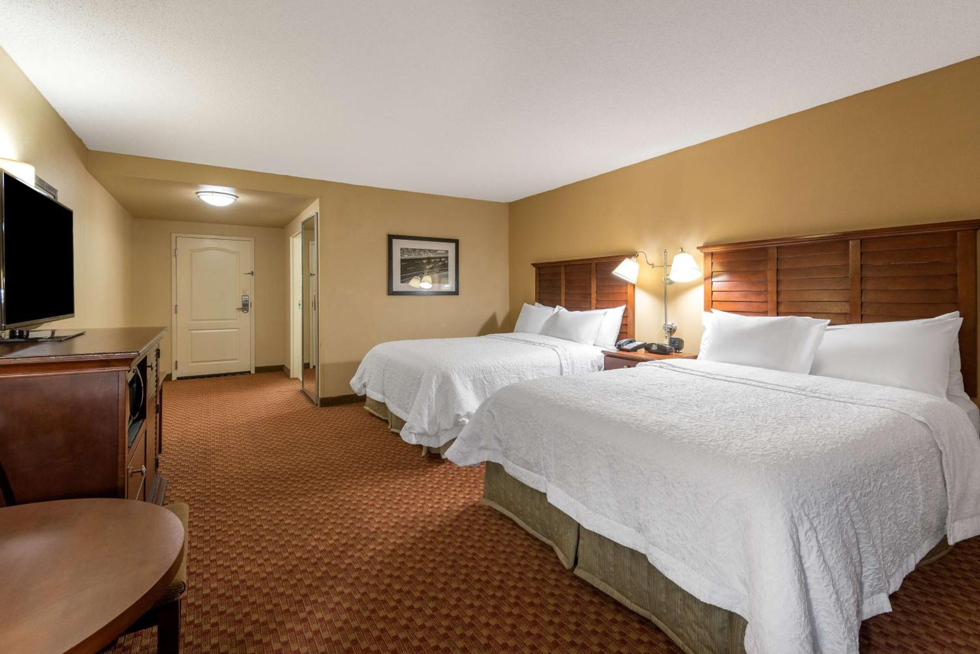 Large Queen Room Two Queen Beds Non-Smoking