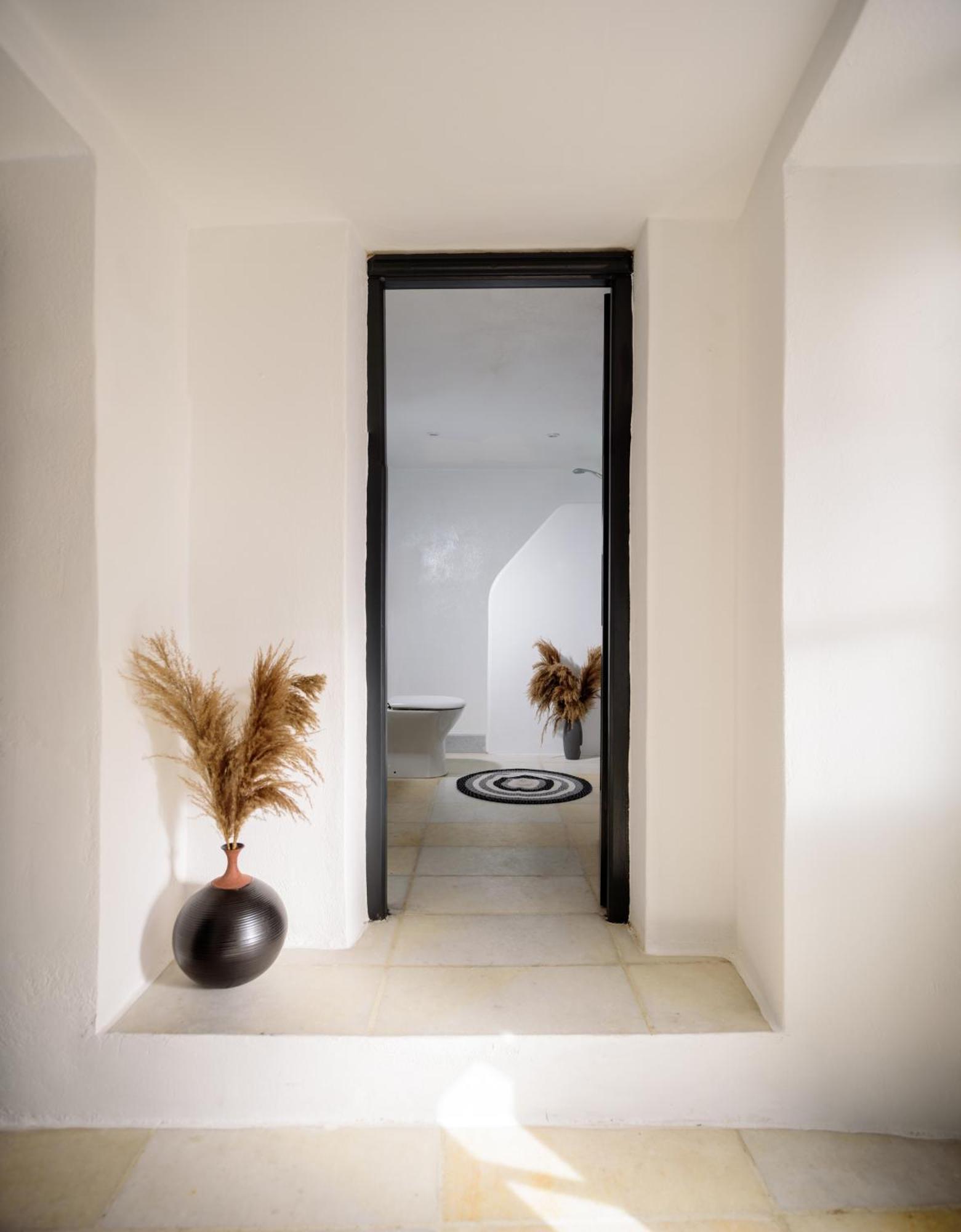 Cave One-Bedroom Suite