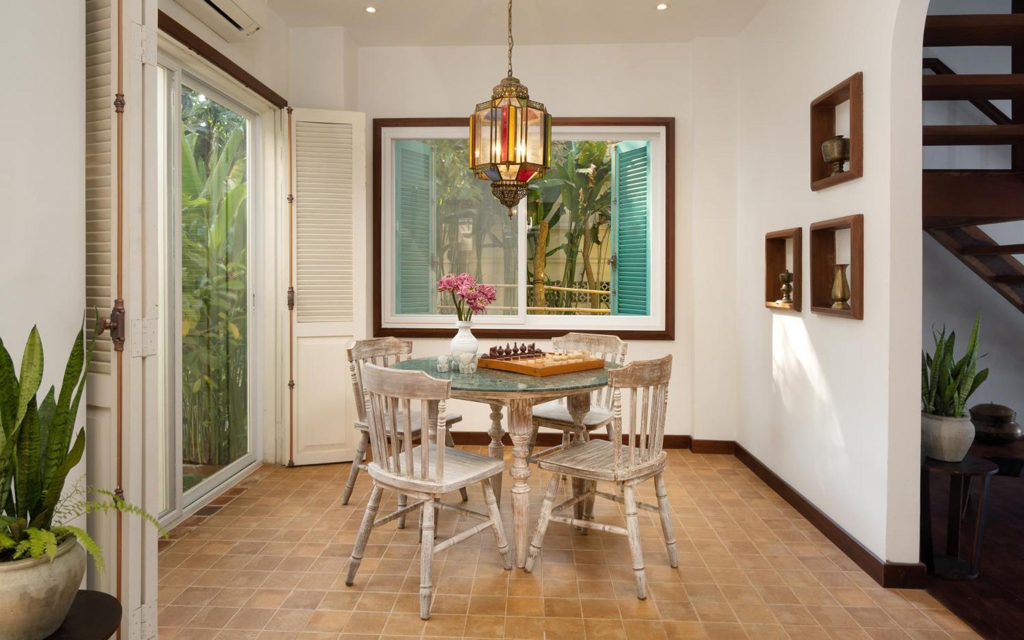 The exclusive villa Workspace Afternoon Tea Tree planting