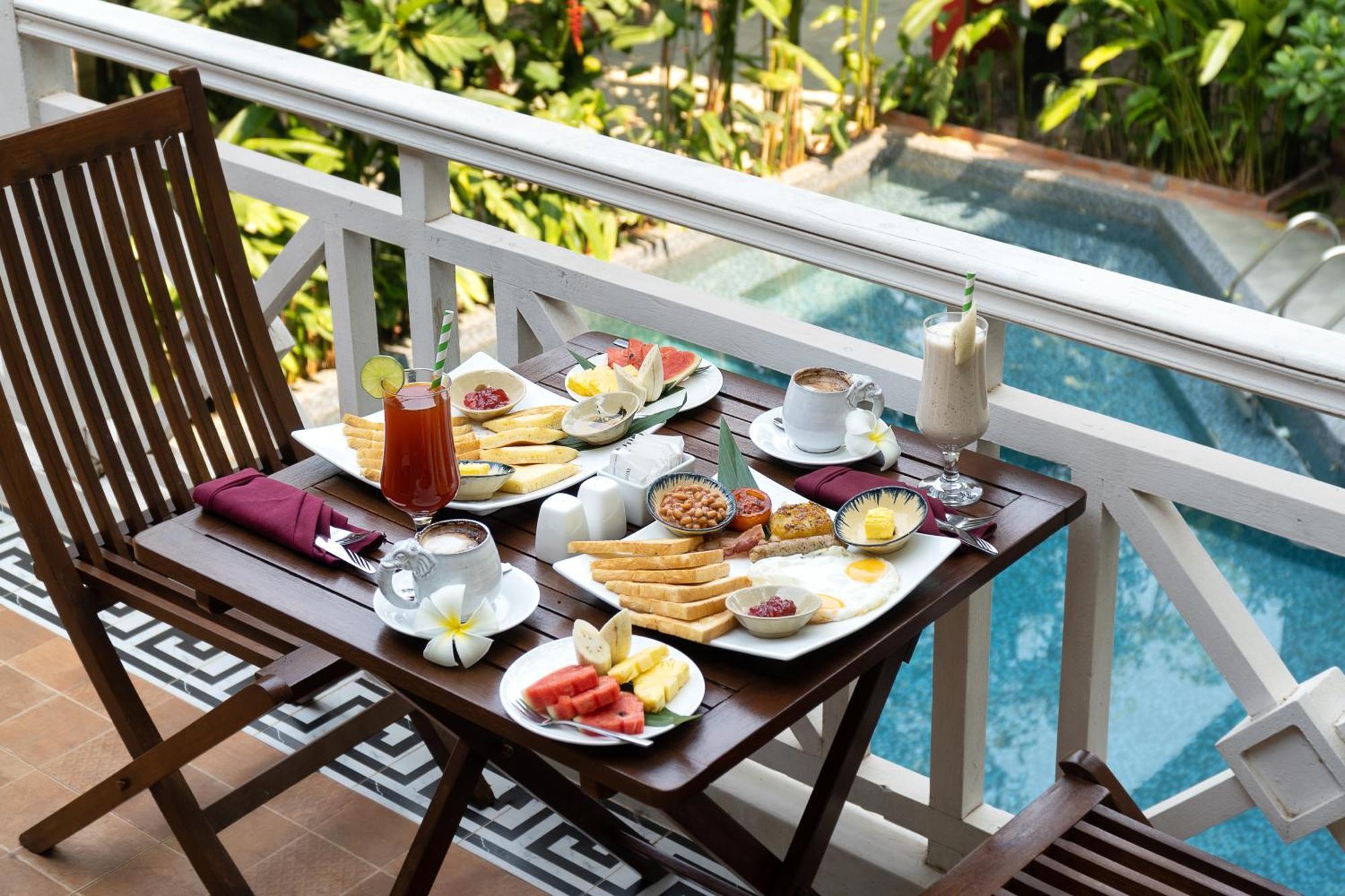 The exclusive villa Workspace Afternoon Tea Tree planting