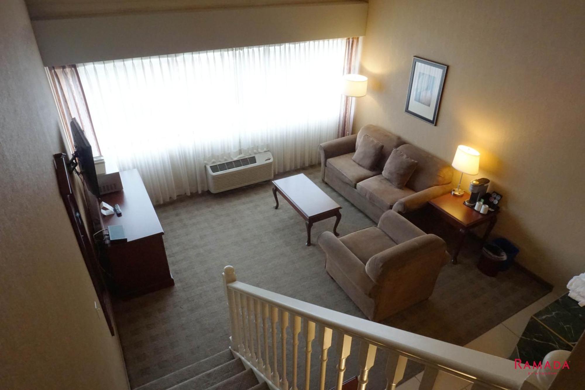 Deluxe King Loft Suite with Hot Tub,1559649331:JPEG