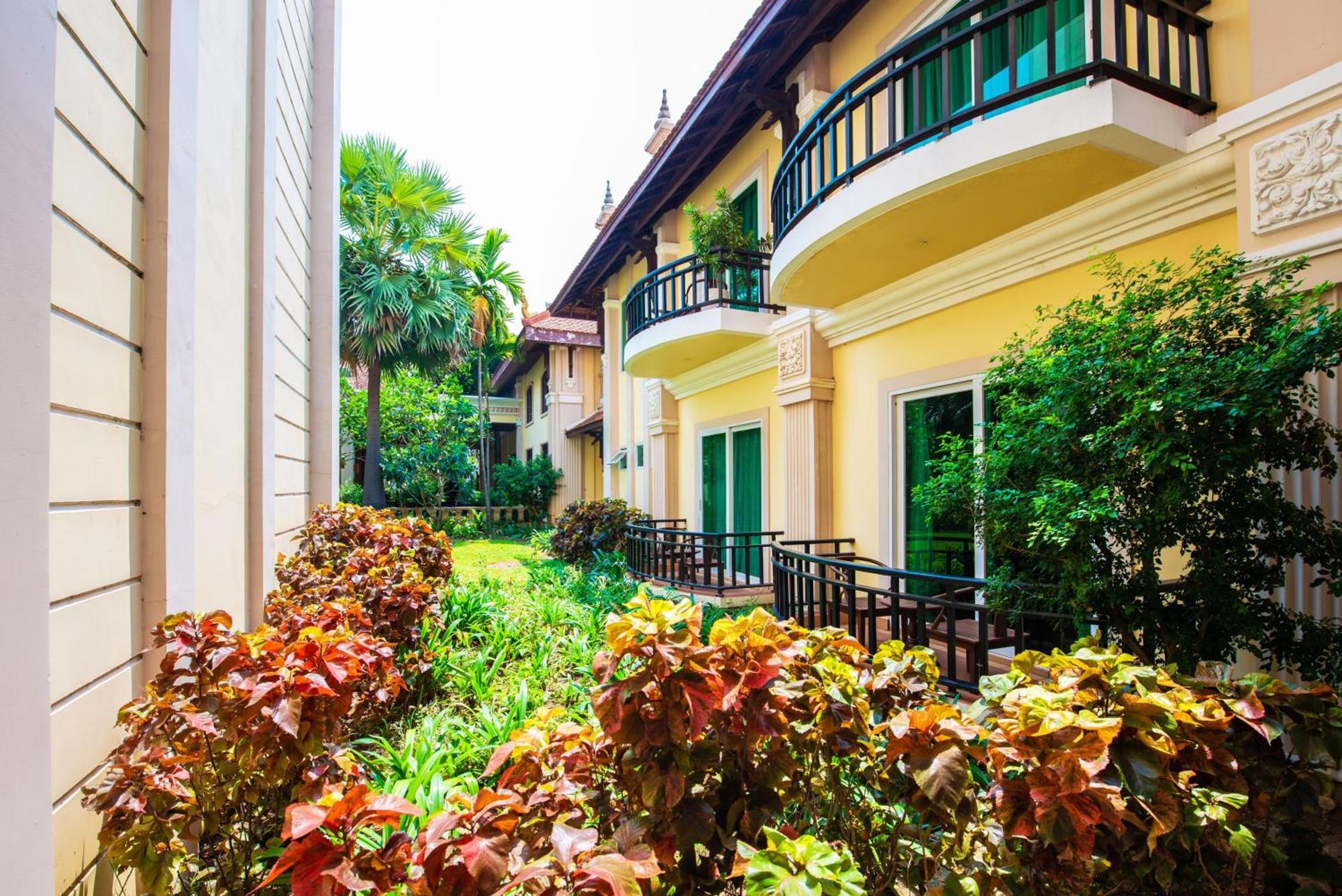 Deluxe Twin Garden View