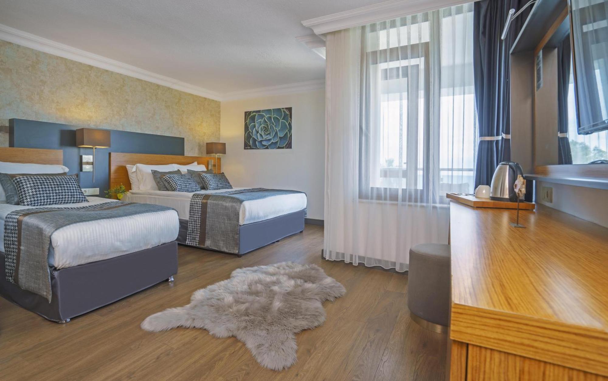 Triple Room with Balcony