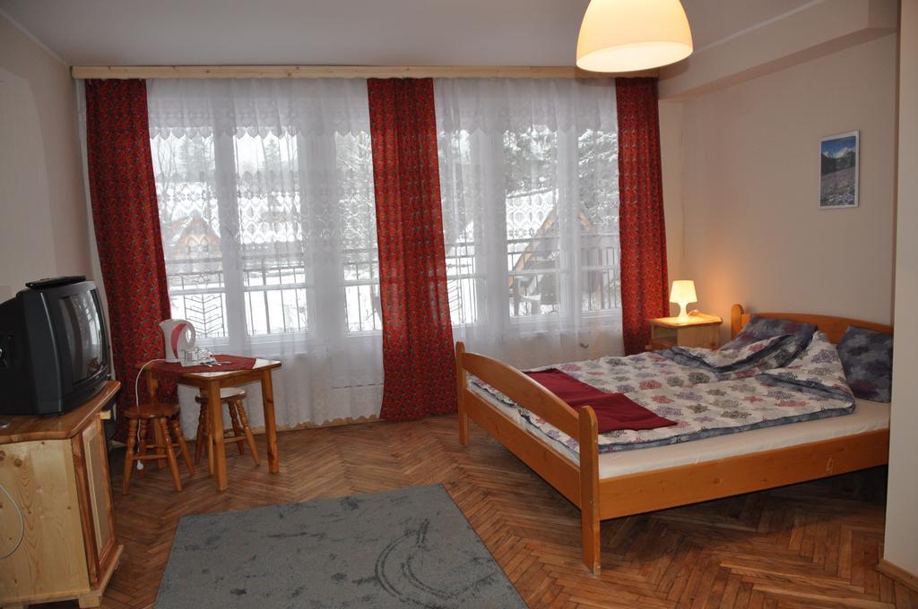Queen Room with Two Queen Beds and Bathtub - Mobility Access/Hearing Accessible