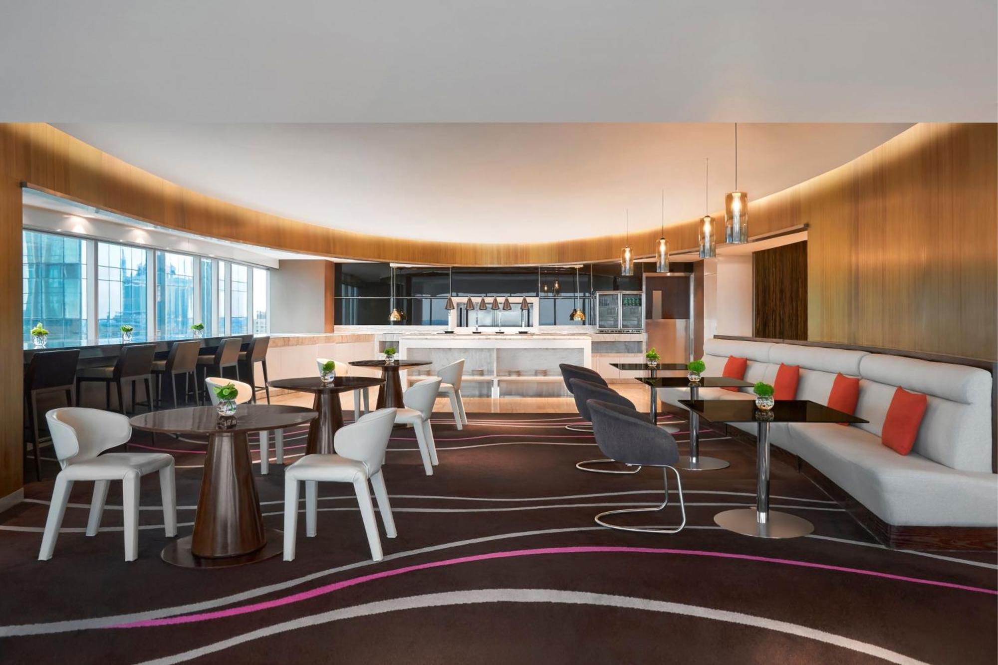 Presidential Suite Concierge lounge access 1 King