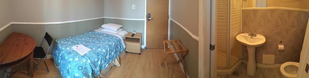 Single Room with Single Bed and Private Bathroom,689039676:JPEG