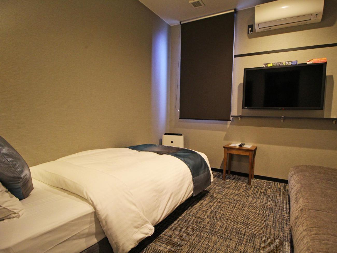 Single Room Shower Non-Smoking
