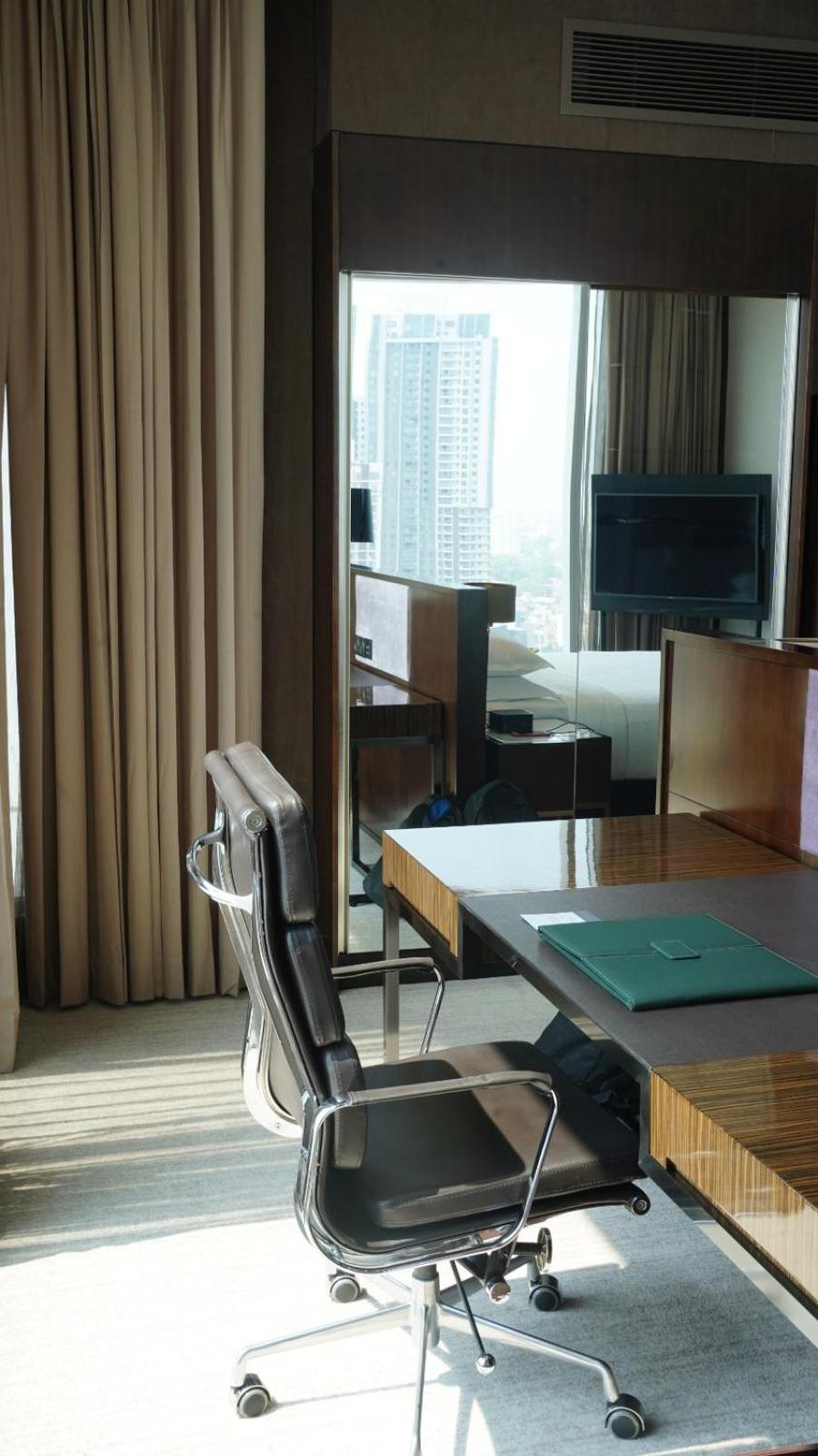 Premier Corner King Room with Ocean View - Club Lounge Access with 15% spa discount per room + 15% F&B discount per room + Early check in and Late Checkout subject to availability